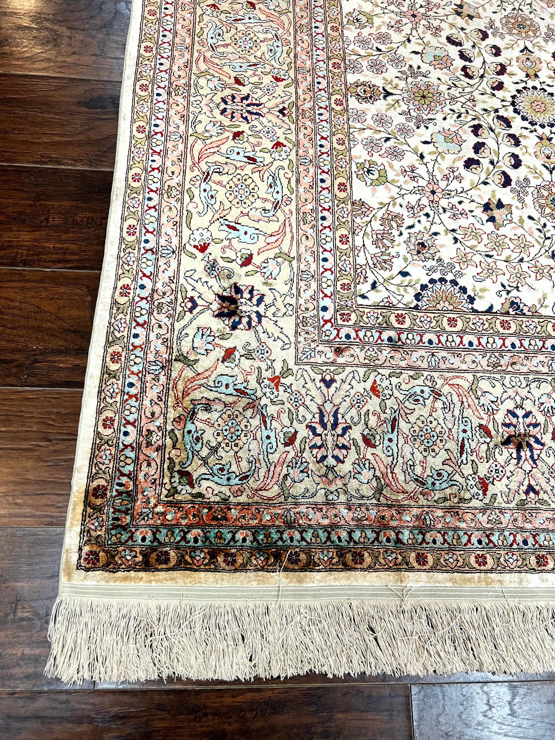 Wonderful Silk Hereke Rug 8x12, Silk Pile on Silk Foundation, Ivory/Cream, Floral Pattern, Handmade, Vintage - Nuvé