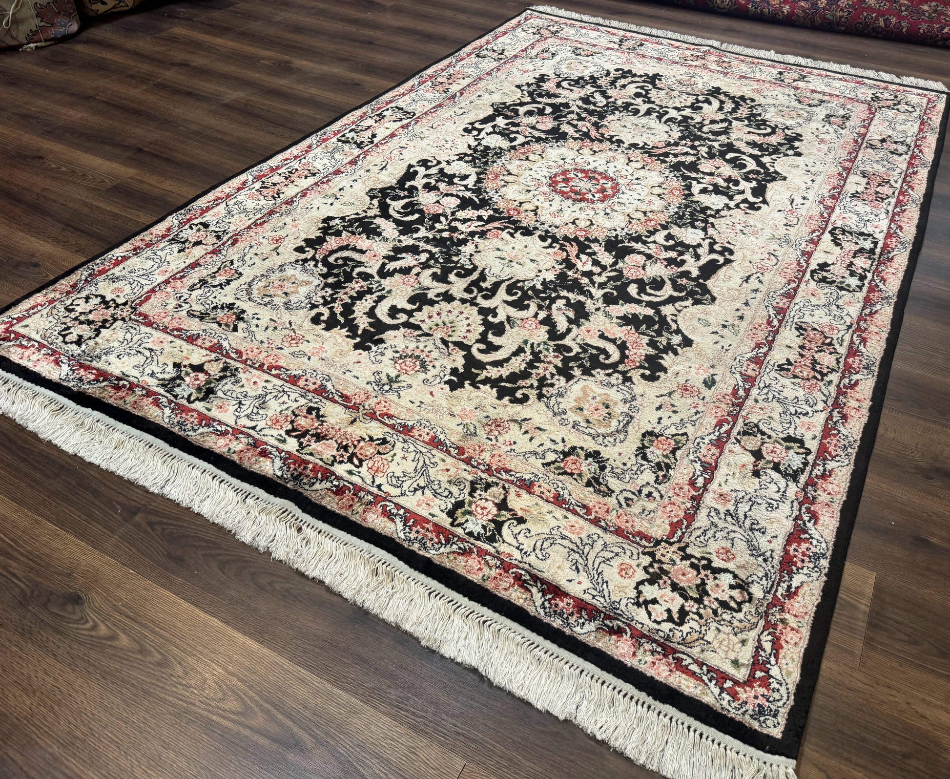 Indian Kashmiri Silk Rug, Floral Medallion, Vintage Hand Knotted Carpet - Nuvé