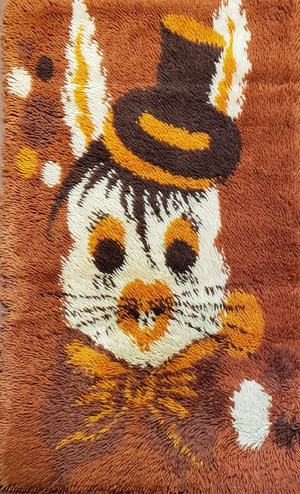 2x3 Rya Shag Rug Mid-Century Modern Danish Shag Rug 1960s Accent Rug Bunny Rabbit in Hat Dark Orange Small Shag Rug