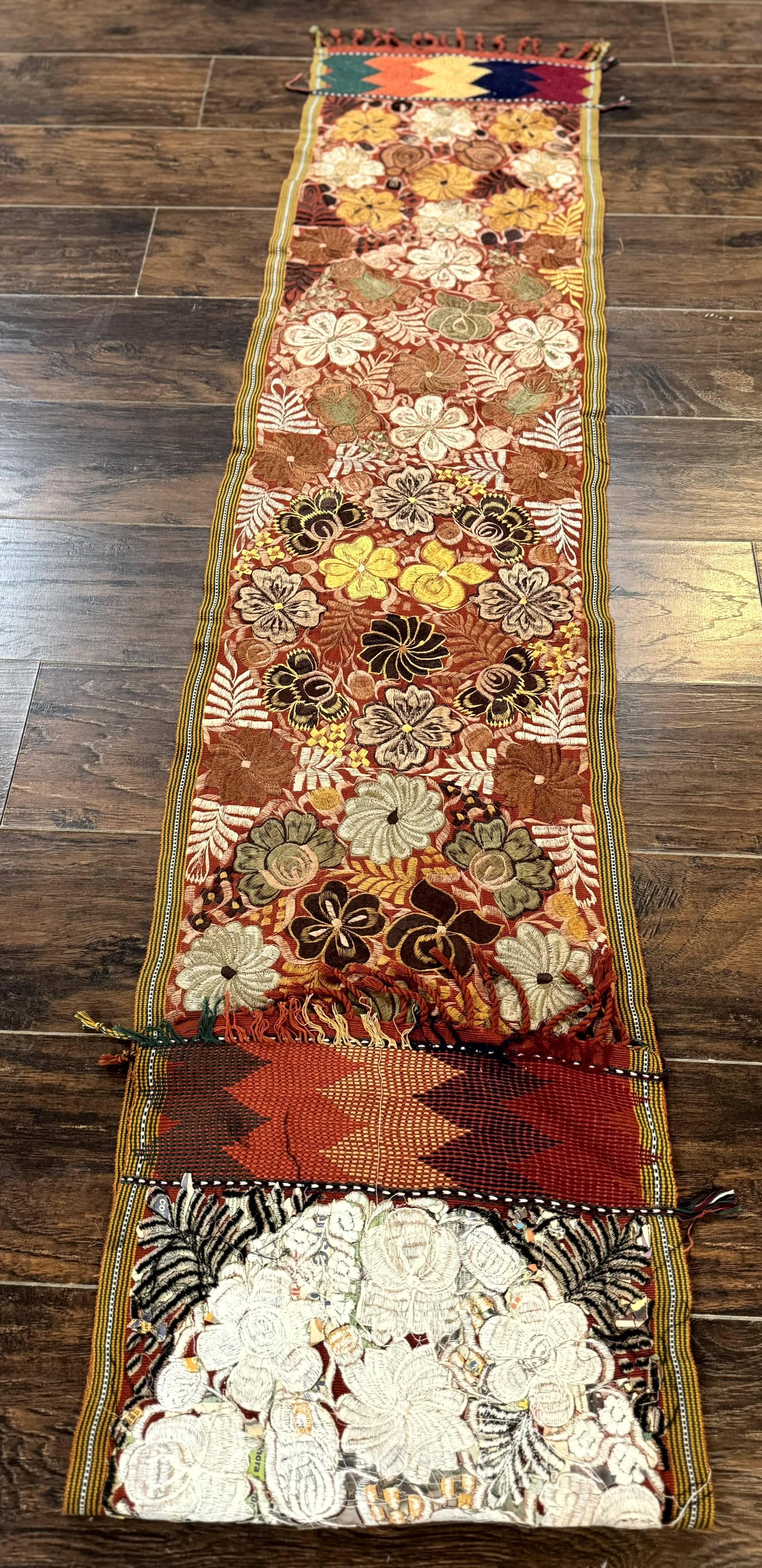 Vintage Table Runner 1.5 x 7.5, Floral - Nuvé