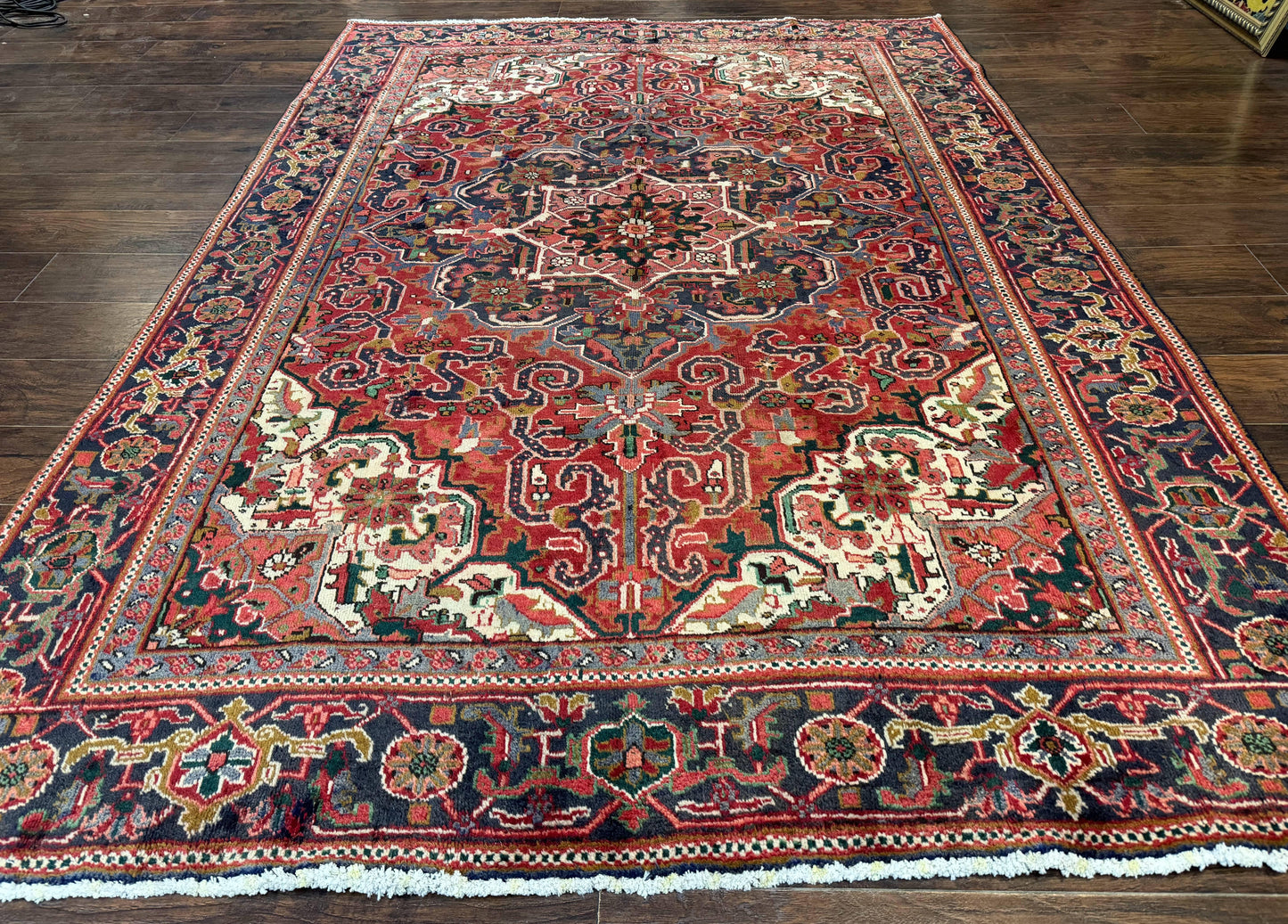 Persian Heriz Rug 6.6 x 9, Geometric Wool Persian Carpet - Nuvé