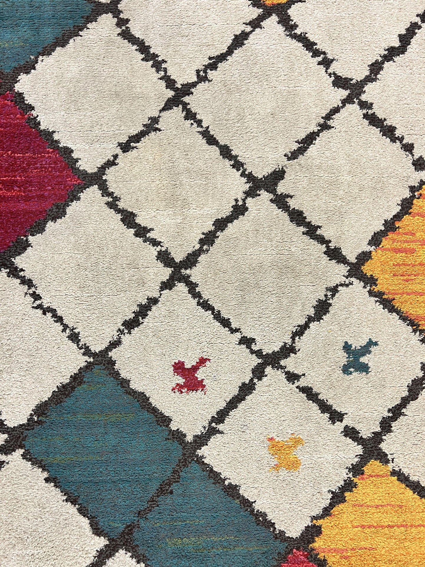 Panel Design Rug 5 x 7.6, Ivory/Beige & Multicolor - Nuvé