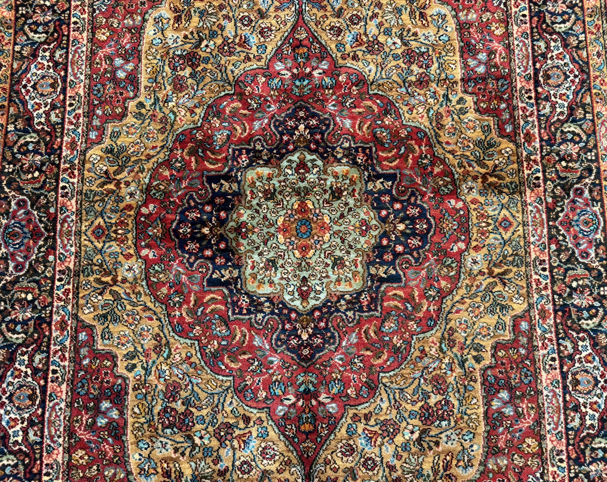 Karastan Rug 5.9 x 9 Medallion Kirman #700/718, Original 700 Series, Wool, Discontinued, Vintage - Nuvé