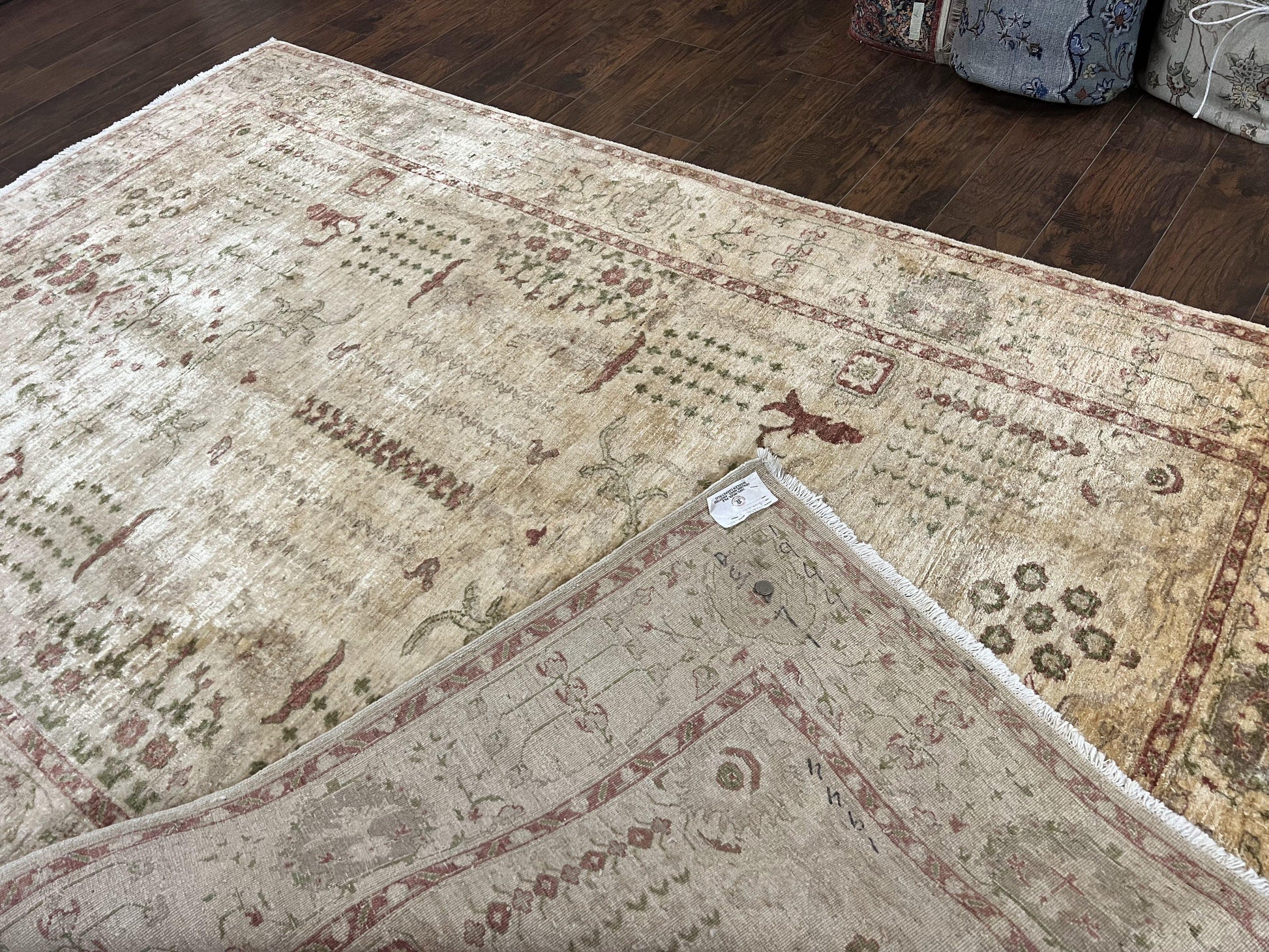 Pakistani Oushak Rug 6 x 9.6, Handmade Wool Peshawar Carpet, Farmhouse Rug - Nuvé