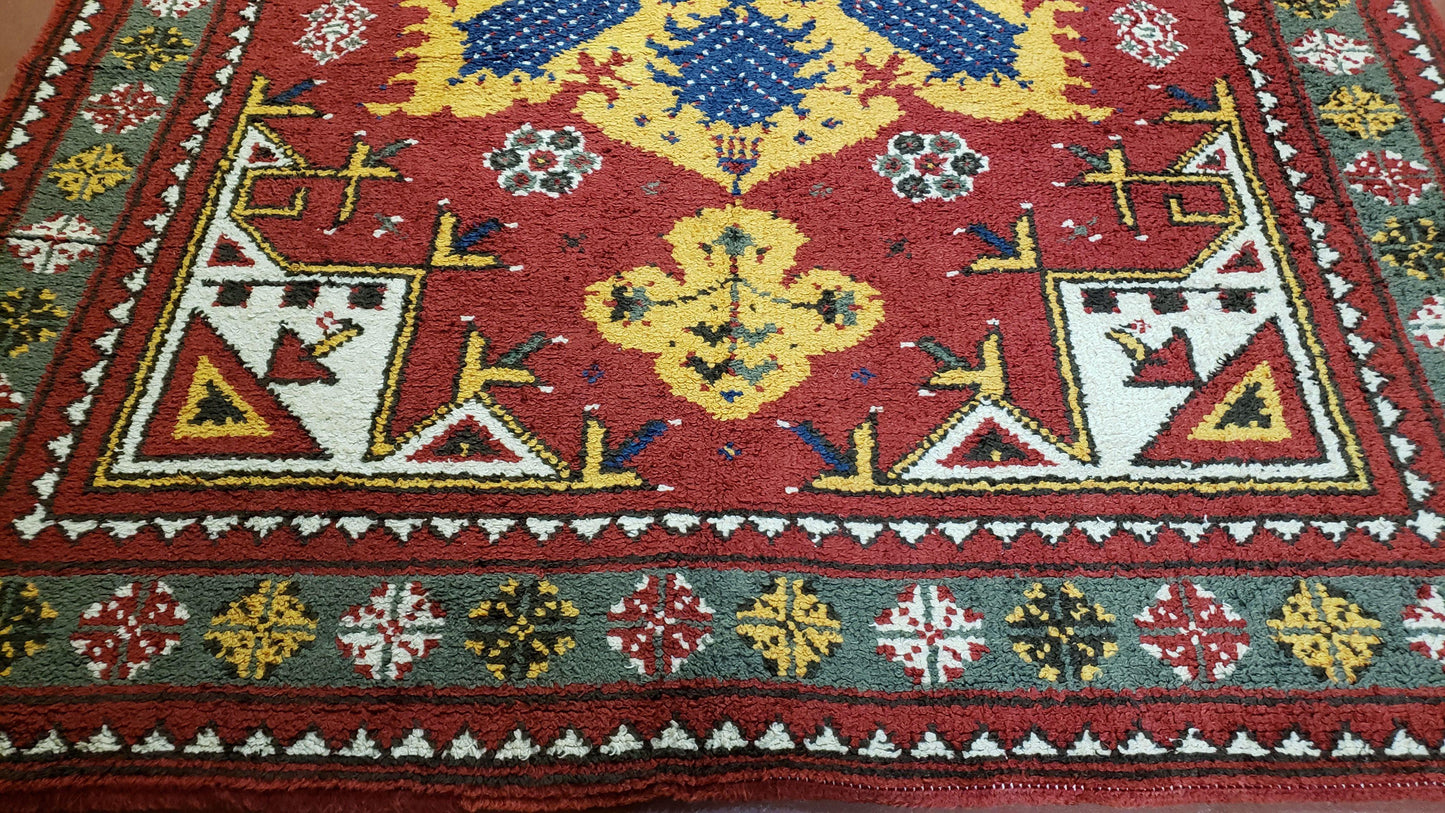 Colorful Moroccan Heriz Rug 6x9, Large Central Medallion, Red Yellow Blue - Nuvé