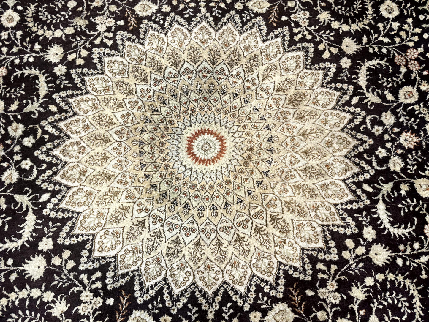 Indian Kashmiri Silk Rug 10x14, Floral Medallion - Nuvé