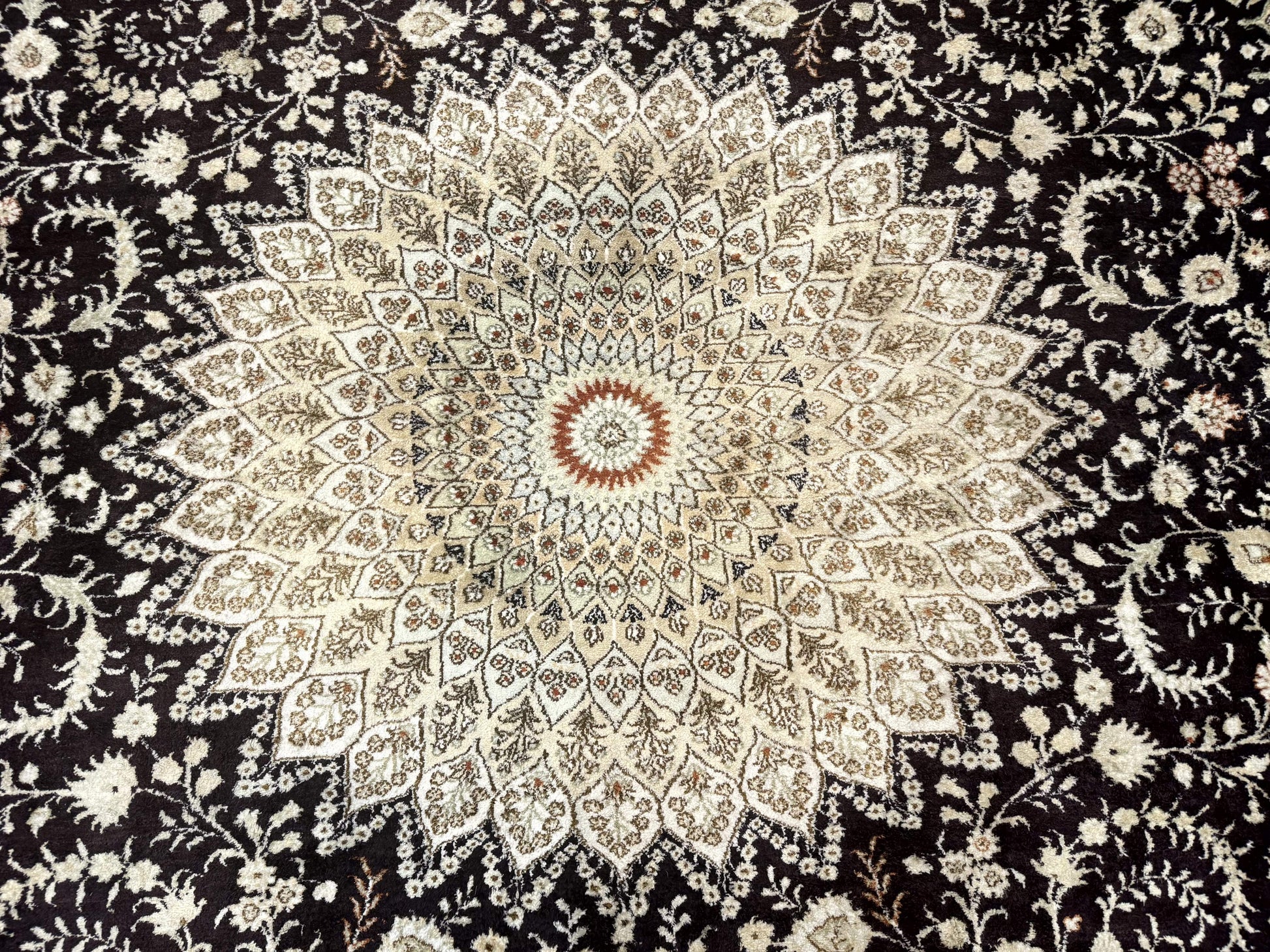 Indian Kashmiri Silk Rug 10x14, Floral Medallion - Nuvé