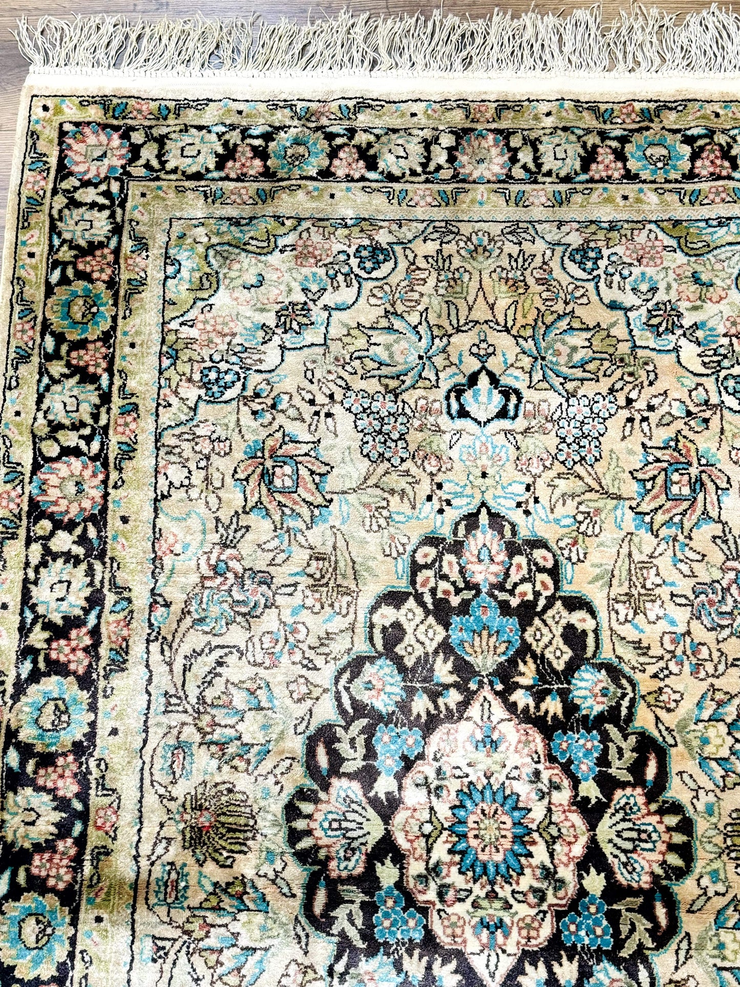 Indian Kashmiri Silk Rug 3x5, Floral Medallion, Fine 200 KPSI - Nuvé
