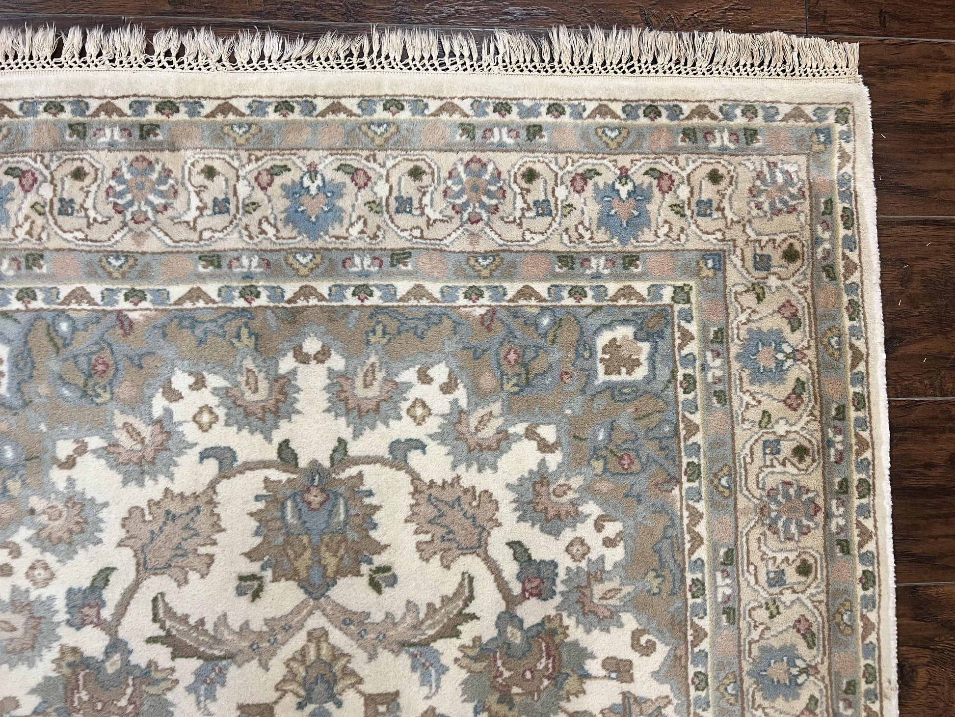 Indo Persian Rug 4x6, Floral Medallion, Beige, Handmade Wool Vintage Carpet 4 x 6 ft - Nuvé