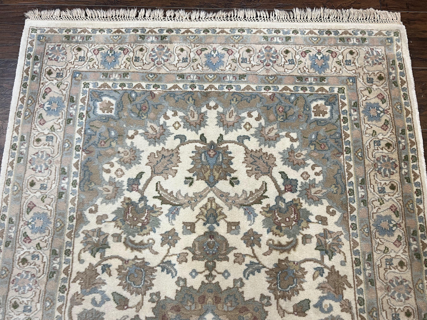 Indo Persian Rug 4x6, Floral Medallion, Beige, Handmade Wool Vintage Carpet 4 x 6 ft - Nuvé