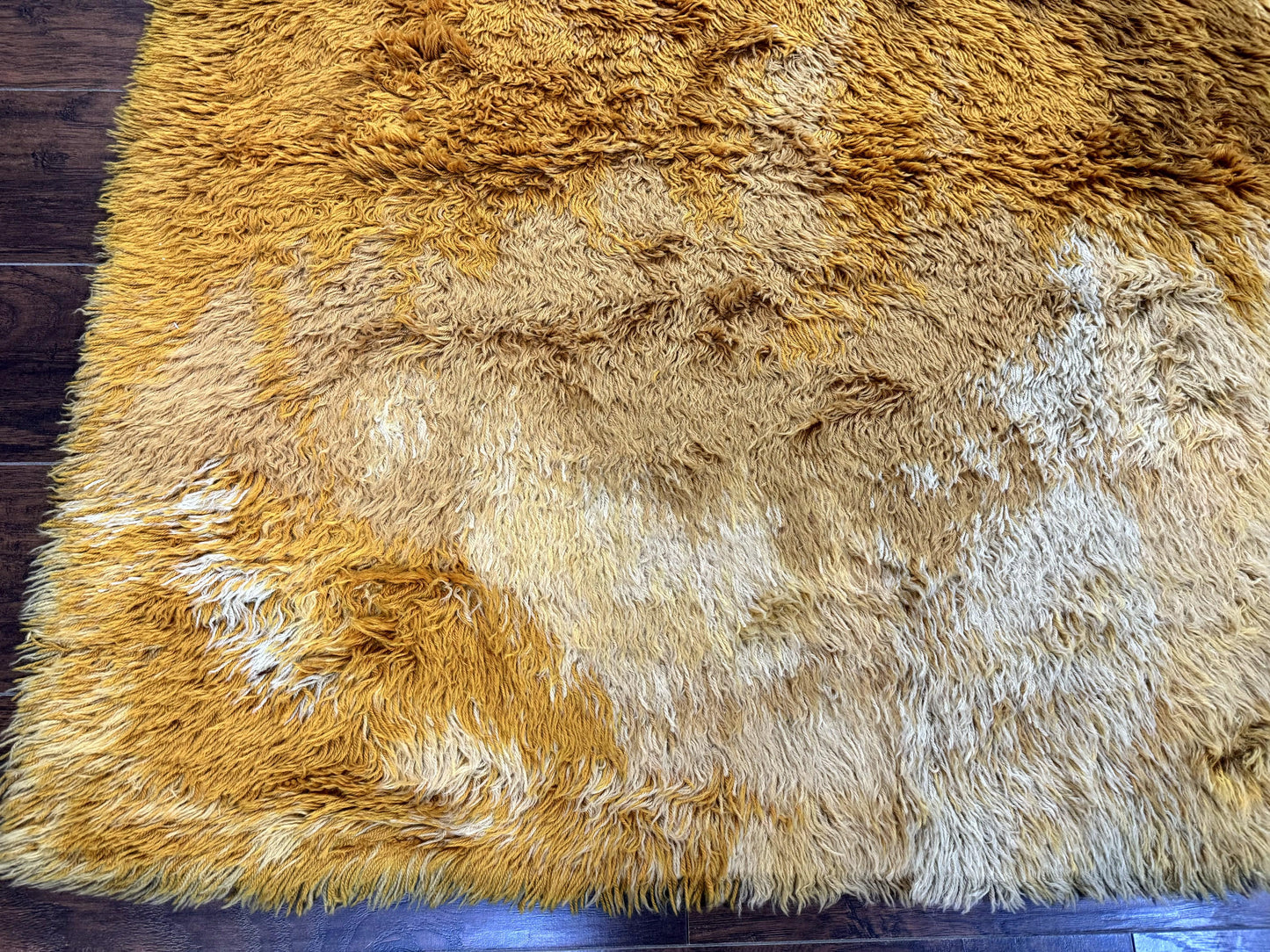 Rya Shag Rug 4.6 x 6, Shades of Yellow, Mid Century Vintage Carpet - Nuvé