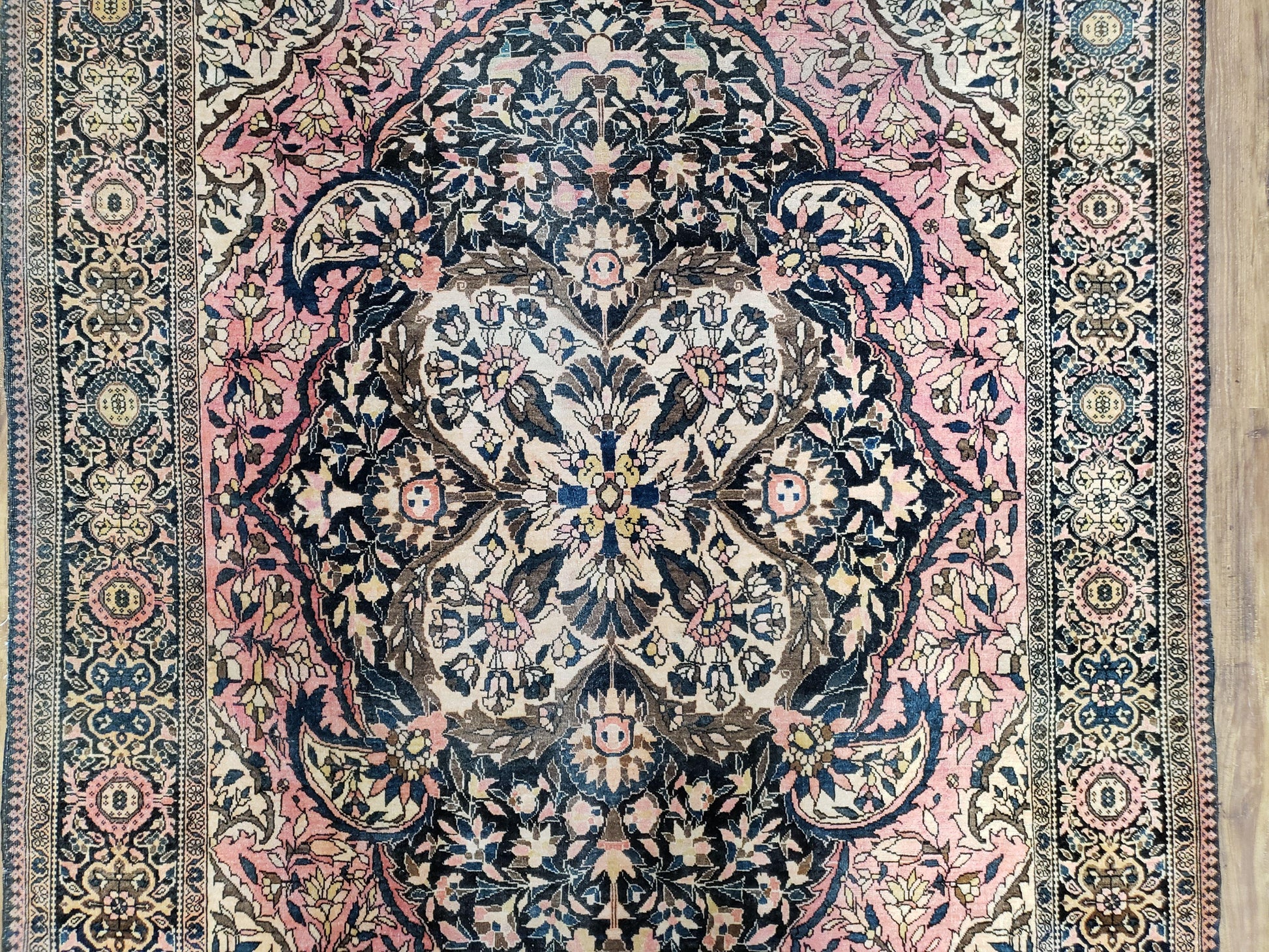 Antique Persian Farahan Rug, 4'1" x 6' 5" - Nuvé
