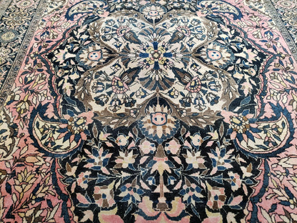 Antique Persian Farahan Rug, 4'1" x 6' 5" - Nuvé
