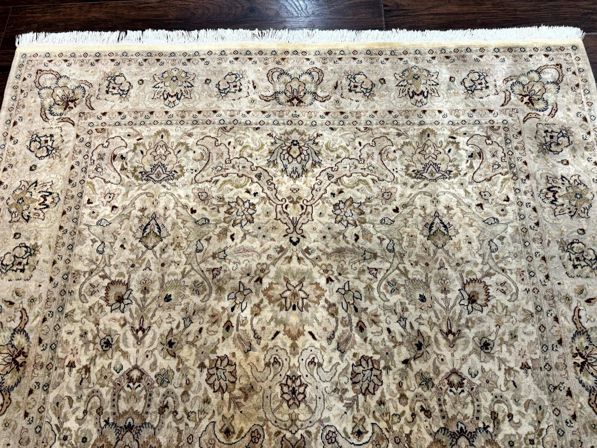 Pak Persian Rug 6x9, Vintage Handmade Wool Carpet, Floral, Beige - Nuvé