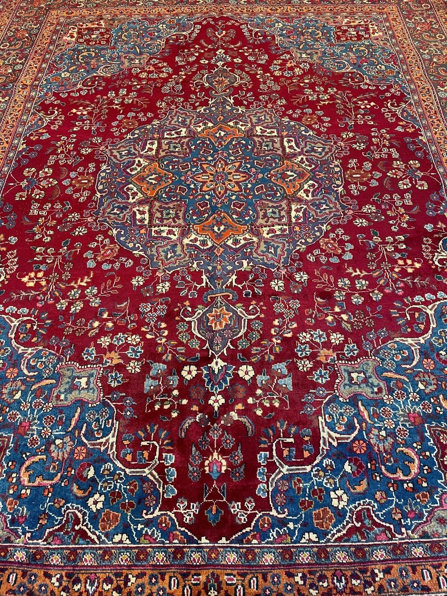 Elegant Hand Knotted Khorasan Area Rug 9’8” x 12’10” - Nuvé