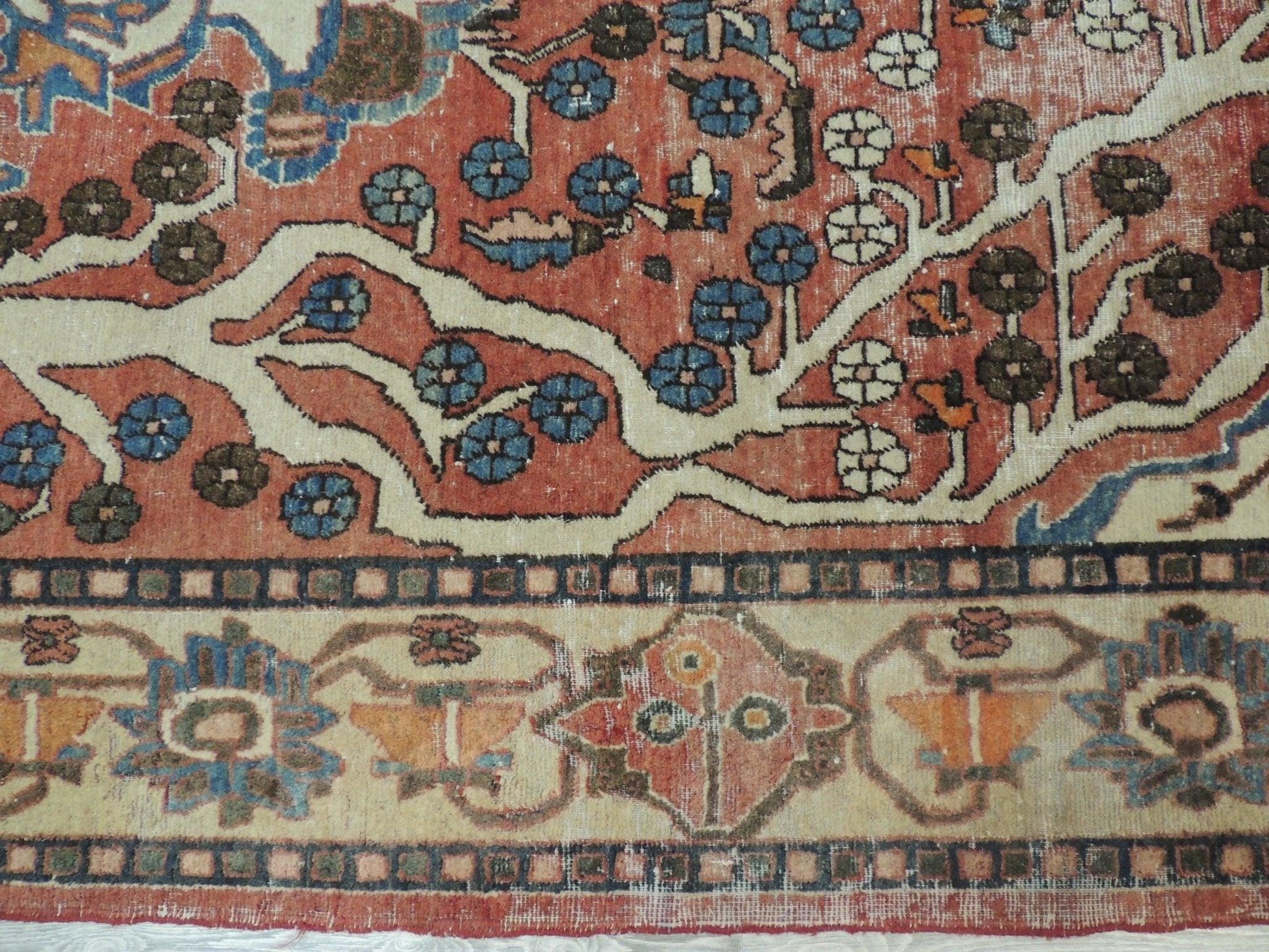 Exquisite Distressed Fine Persian Area Rug 5x7 Ft - Nuvé