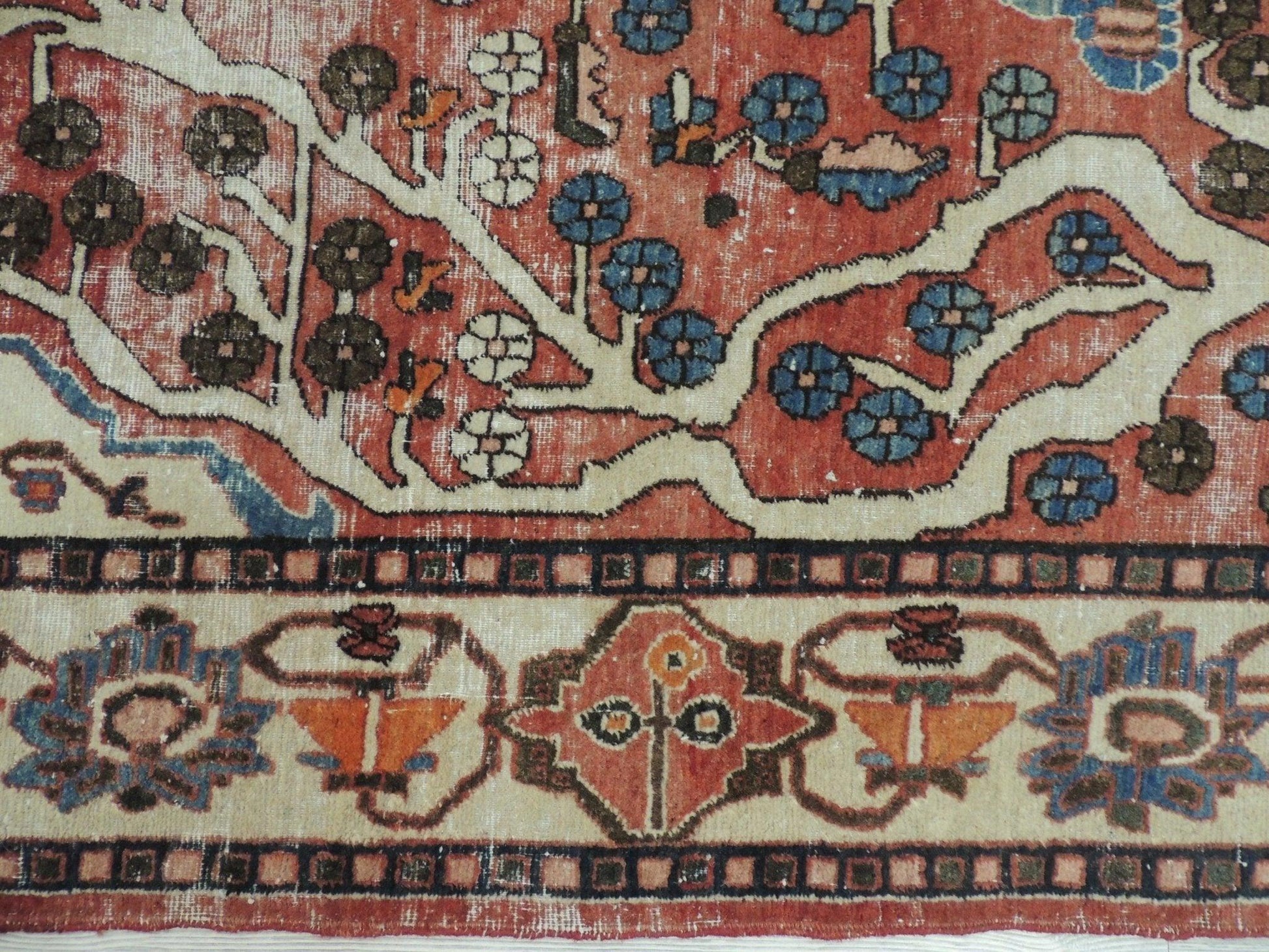 Exquisite Distressed Fine Persian Area Rug 5x7 Ft - Nuvé