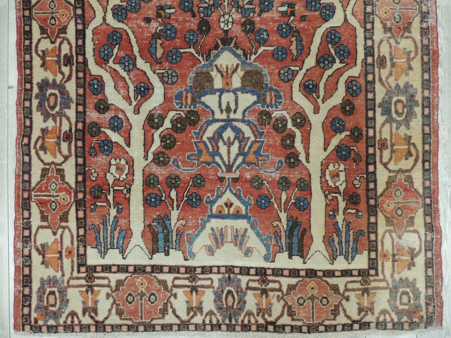 Exquisite Distressed Fine Persian Area Rug 5x7 Ft - Nuvé