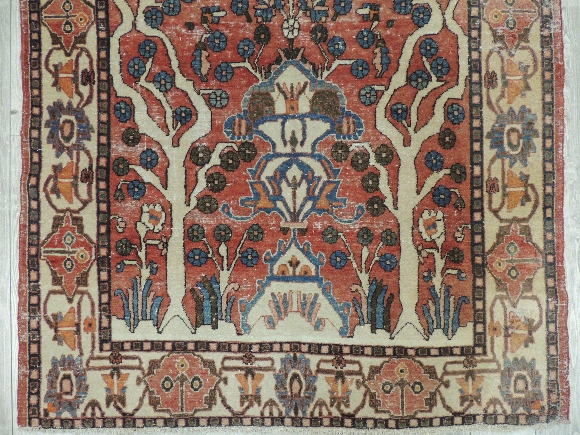 Exquisite Distressed Fine Persian Area Rug 5x7 Ft - Nuvé