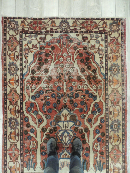Exquisite Distressed Fine Persian Area Rug 5x7 Ft - Nuvé
