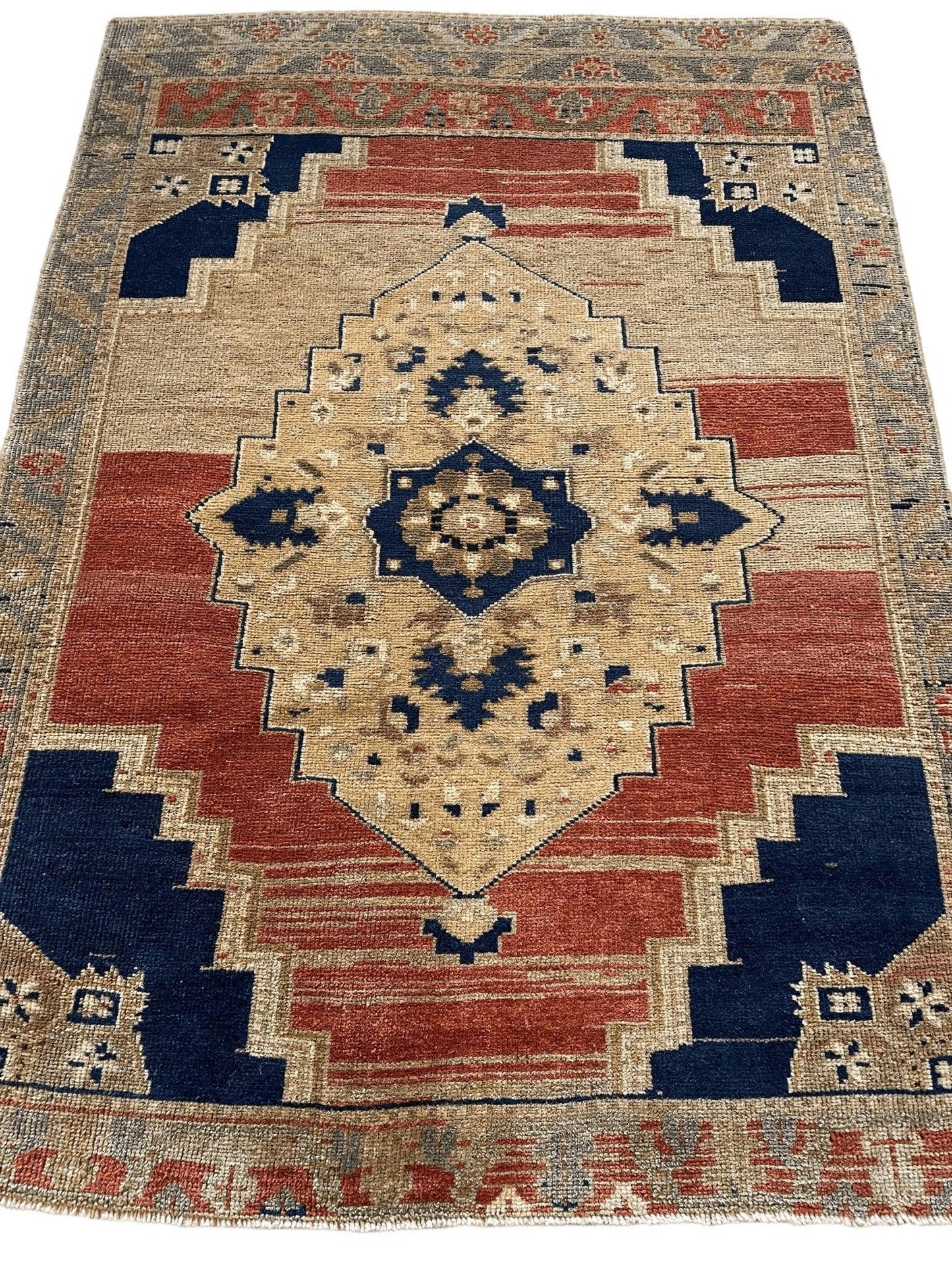 Exquisite handmade oushak rug 3'7''x5' - Nuvé