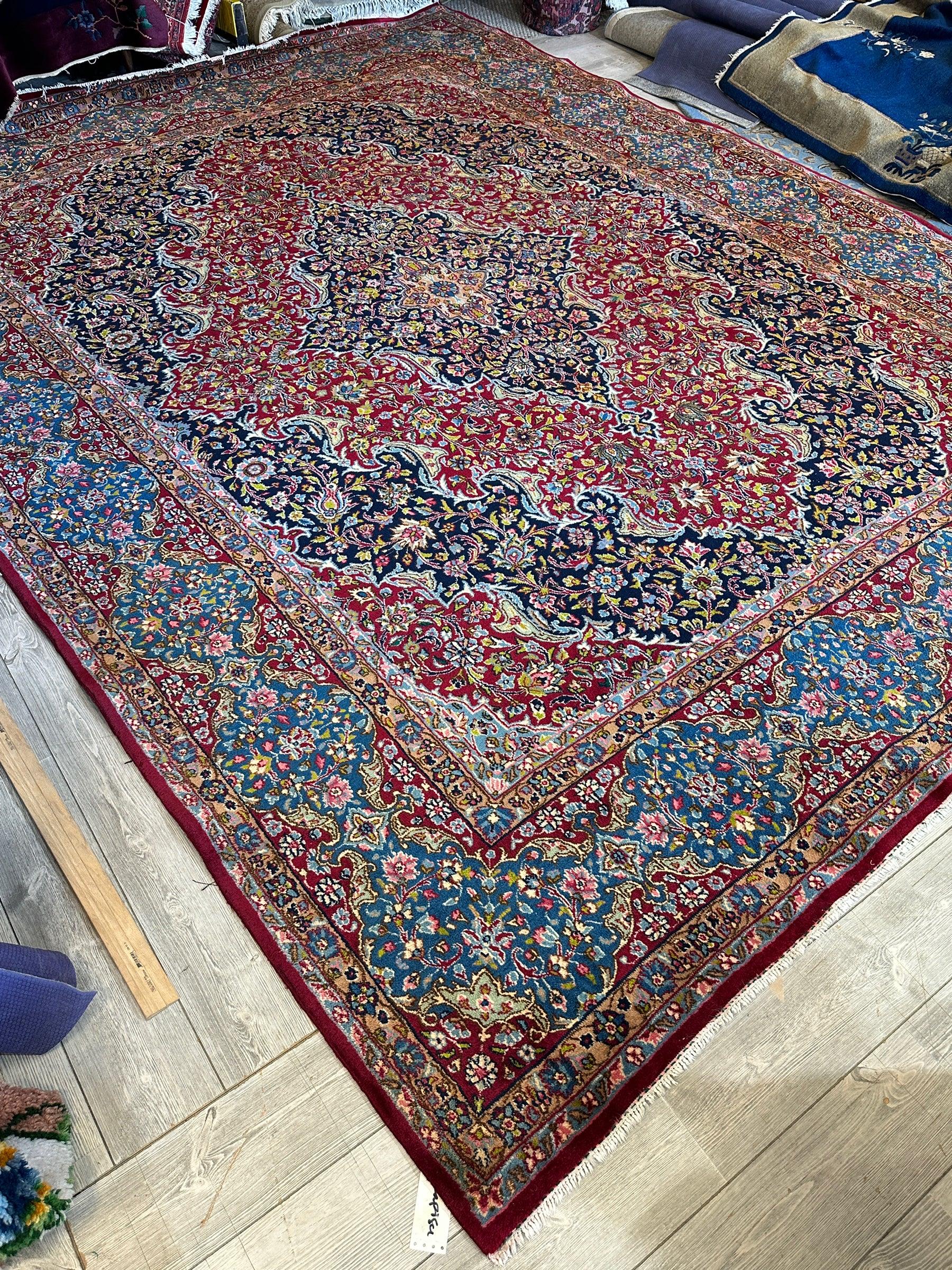 Exquisite Persian Vintage Medalian Rug 10 x 13 - Nuvé