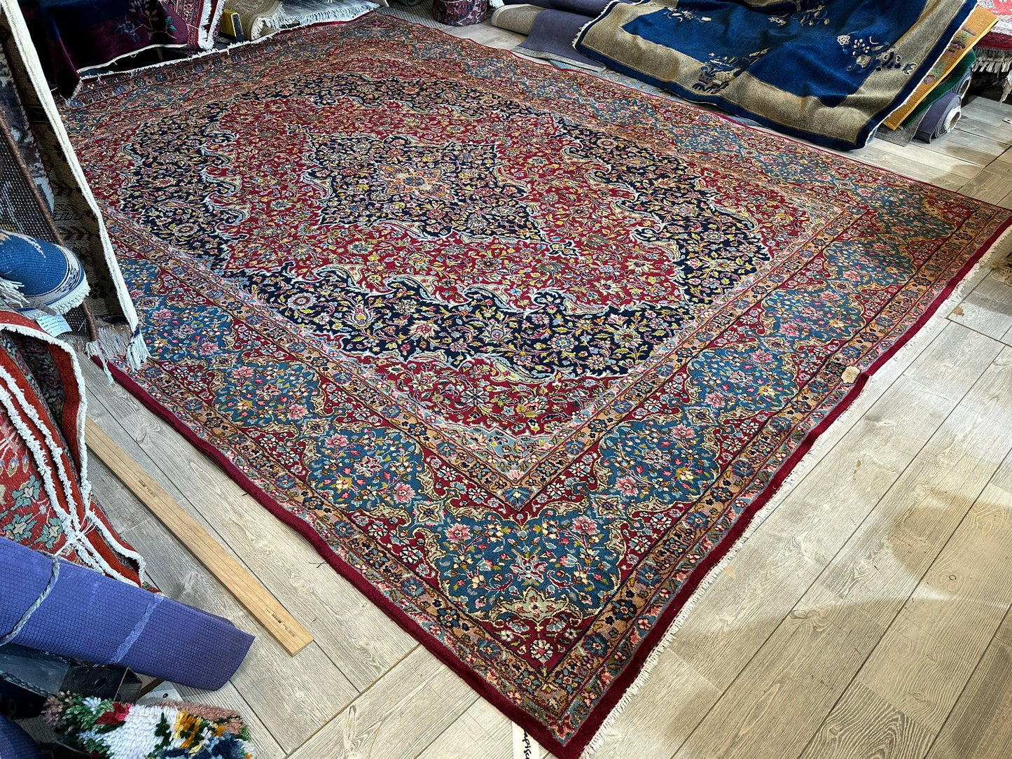 Exquisite Persian Vintage Medalian Rug 10 x 13 - Nuvé