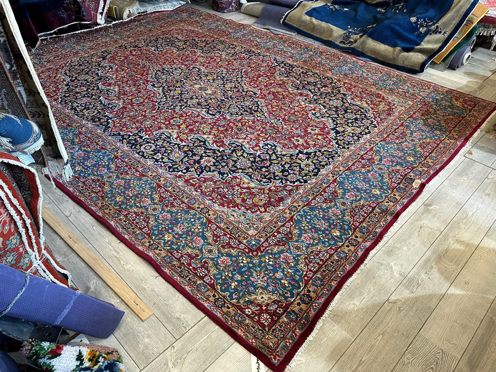 Exquisite Persian Vintage Medalian Rug 10 x 13 - Nuvé