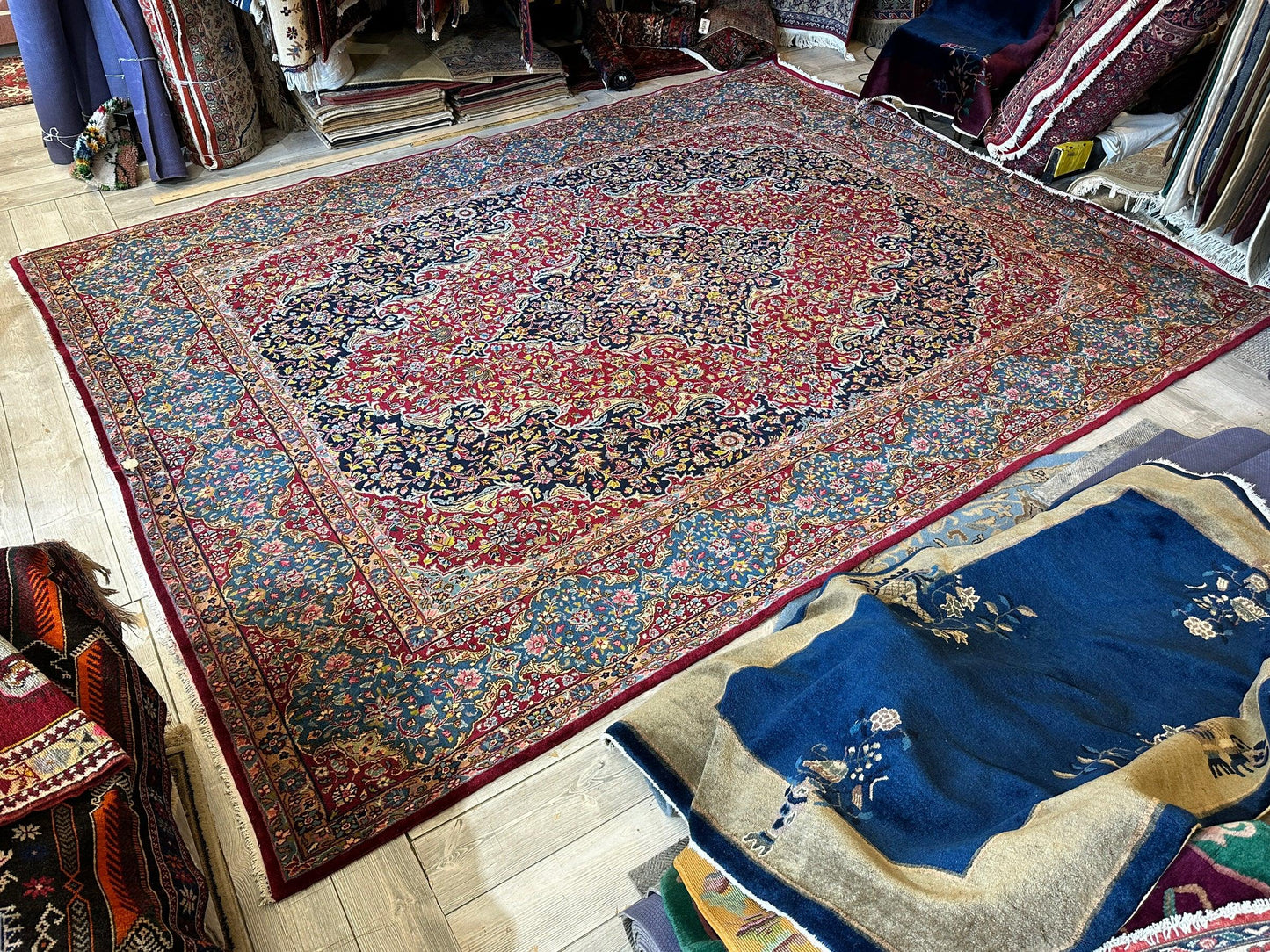 Exquisite Persian Vintage Medalian Rug 10 x 13 - Nuvé