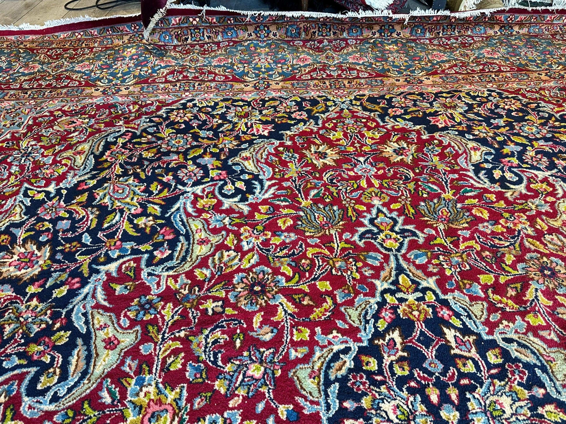 Exquisite Persian Vintage Medalian Rug 10 x 13 - Nuvé