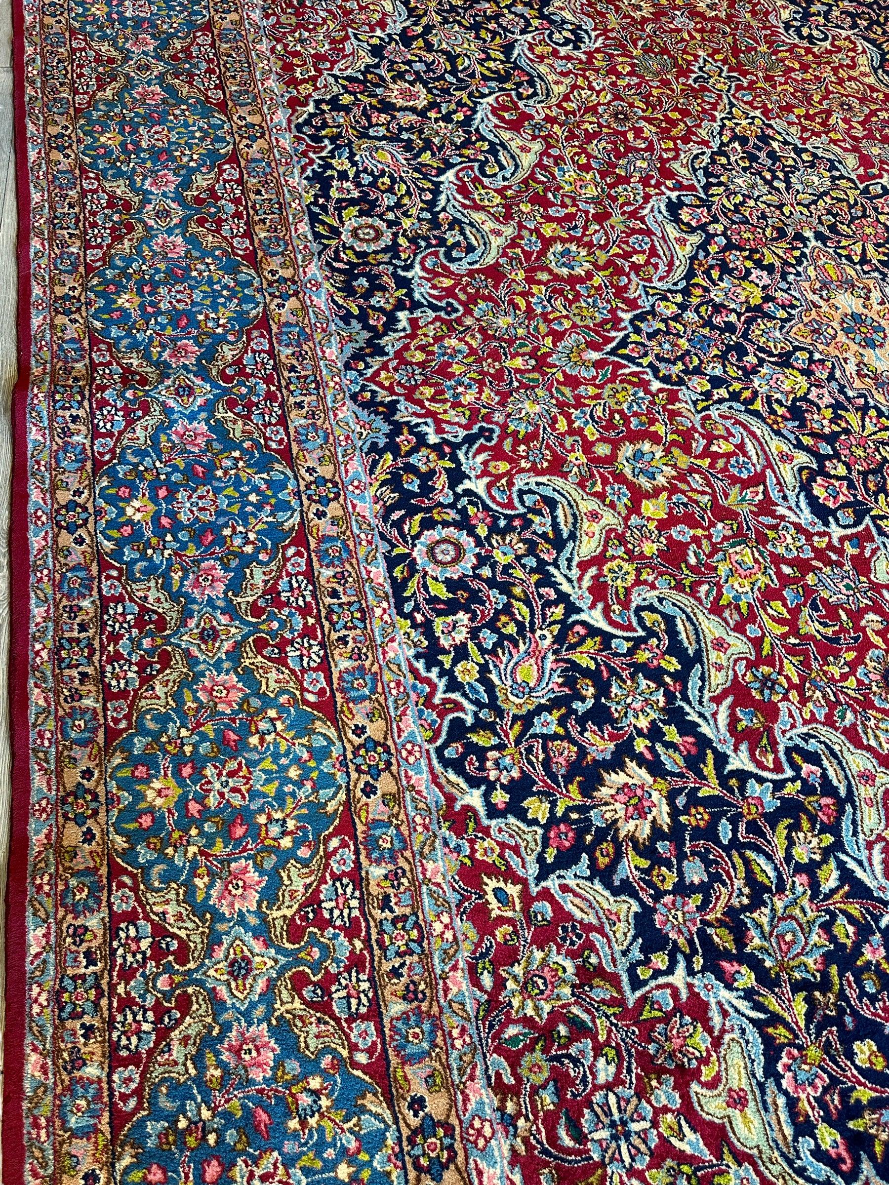 Exquisite Persian Vintage Medalian Rug 10 x 13 - Nuvé