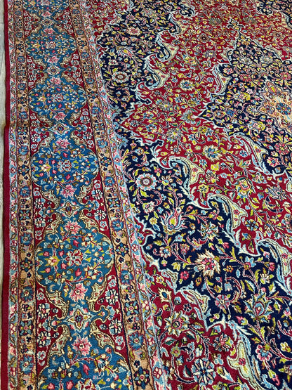 Exquisite Persian Vintage Medalian Rug 10 x 13 - Nuvé
