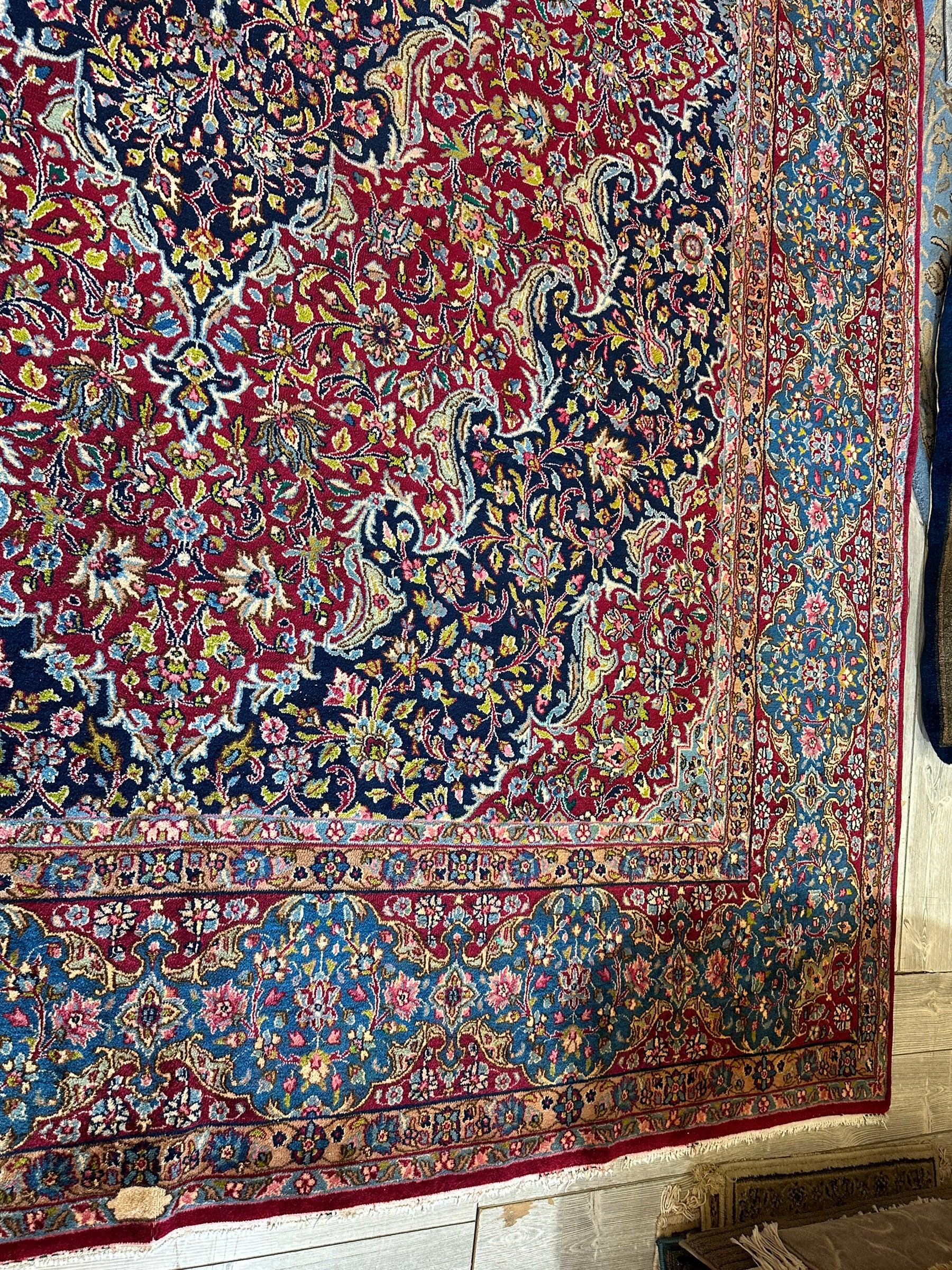 Exquisite Persian Vintage Medalian Rug 10 x 13 - Nuvé