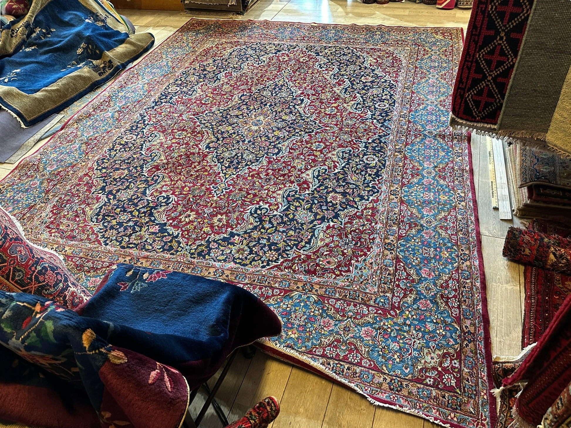 Exquisite Persian Vintage Medalian Rug 10 x 13 - Nuvé