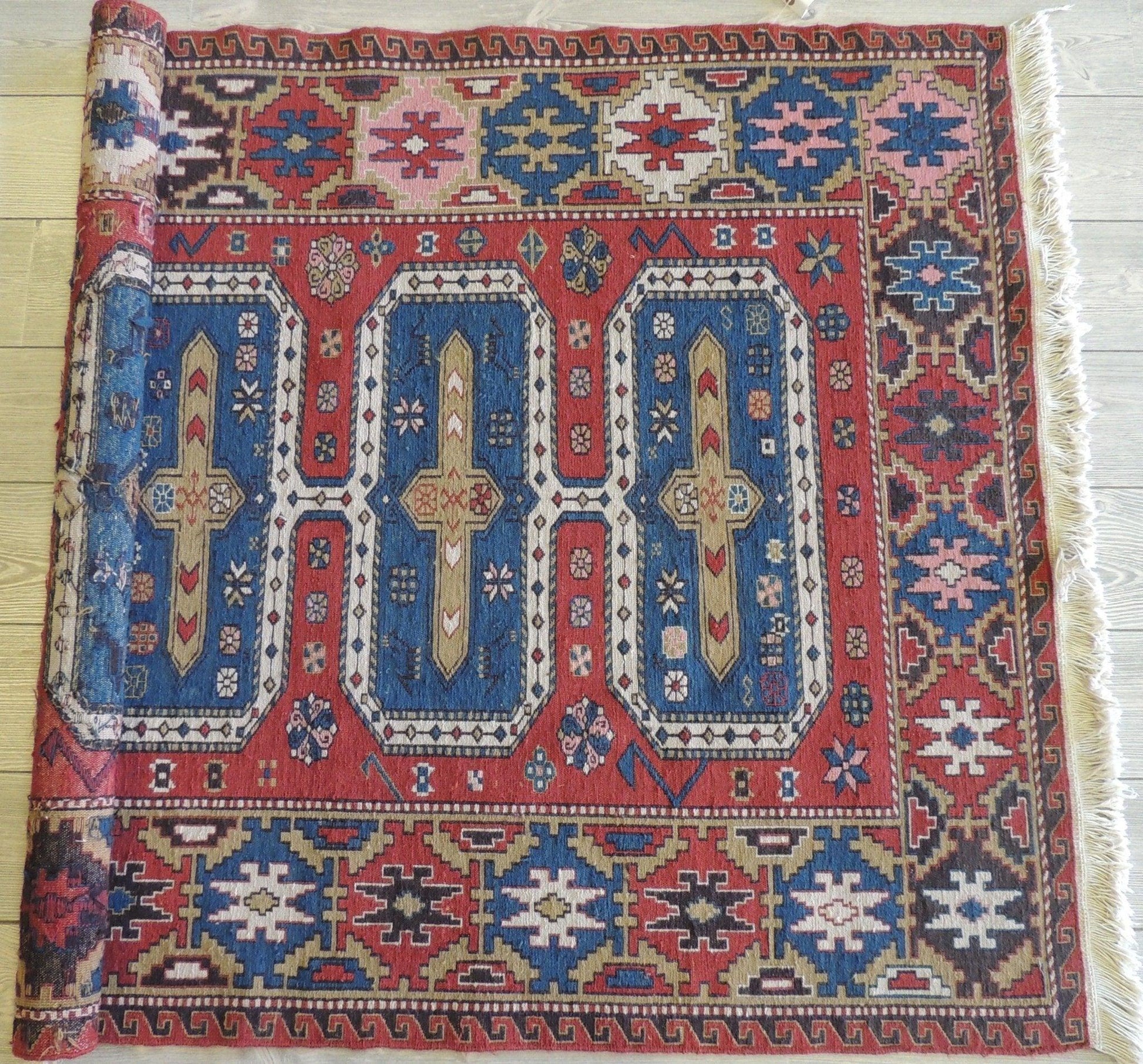 Exquisite Vintage Hand Knotted Soumak Area Rug 6x4 Ft - Nuvé