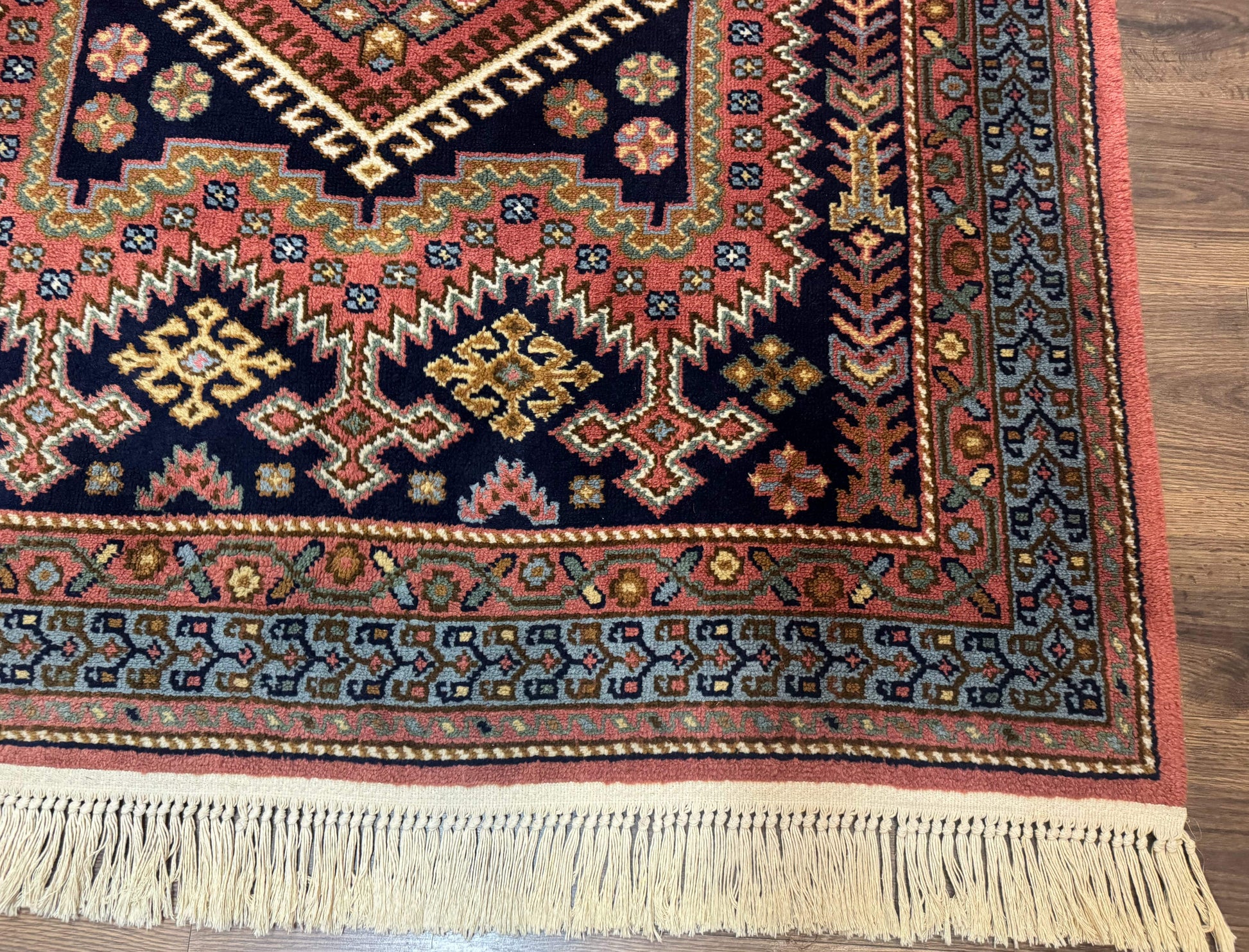 5x7 Persian Tribal Design Rug, Wool, Geometric Medallions, Vintage, Power Loomed - Nuvé