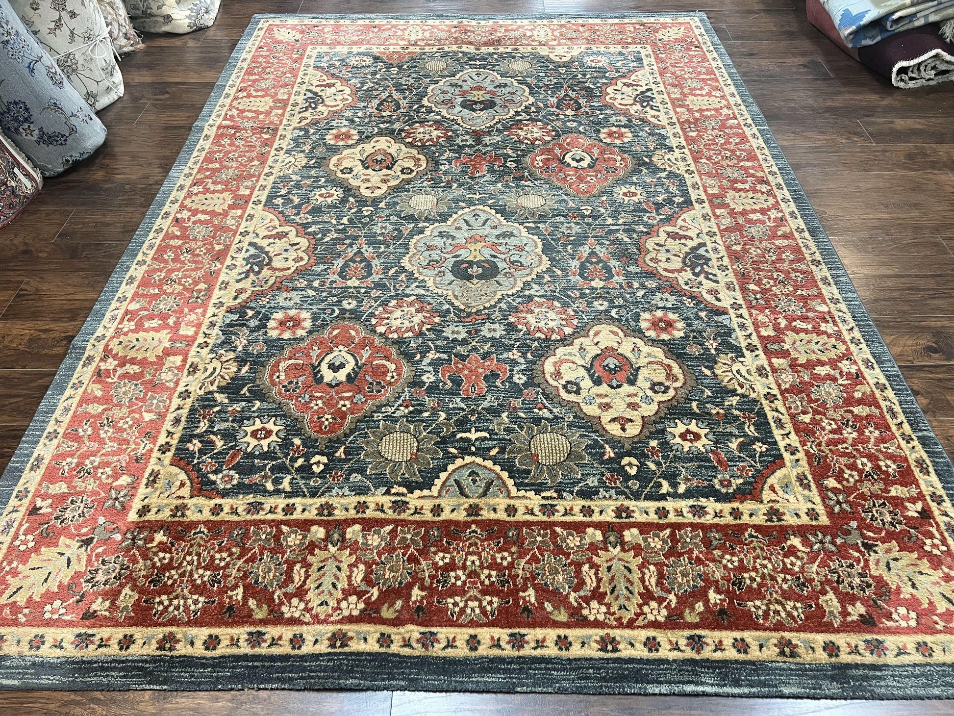 Safavieh Rug 8x11, Mahal Persian Carpet, Navy Red - Nuvé