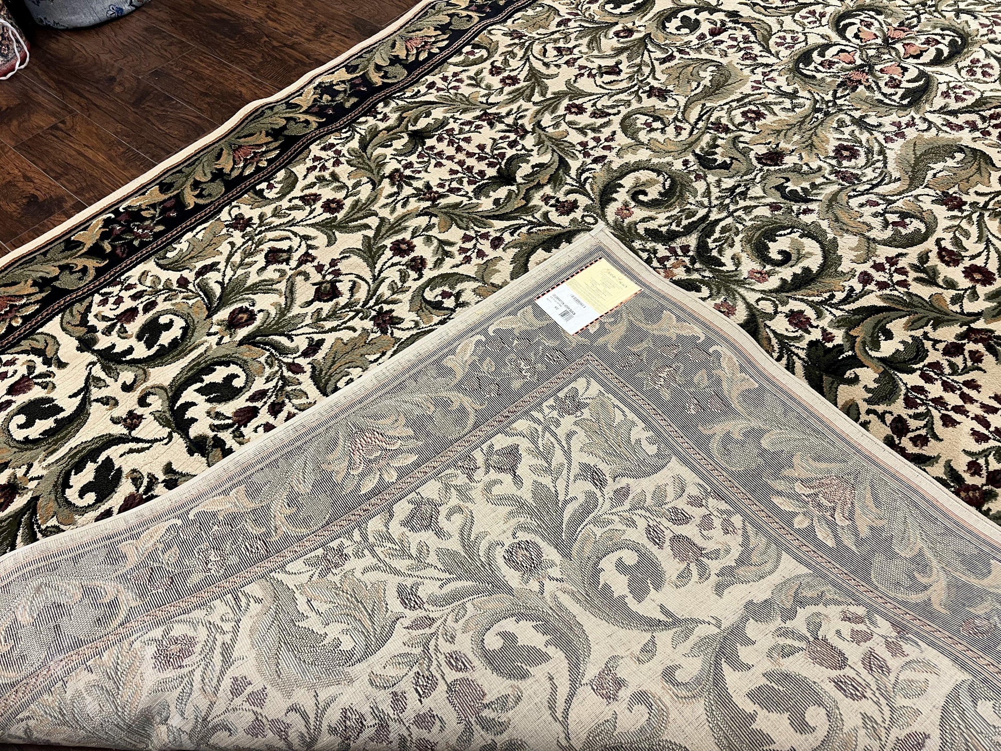Oriental Rug 8x11, Floral Pattern, Ivory and Black - Nuvé