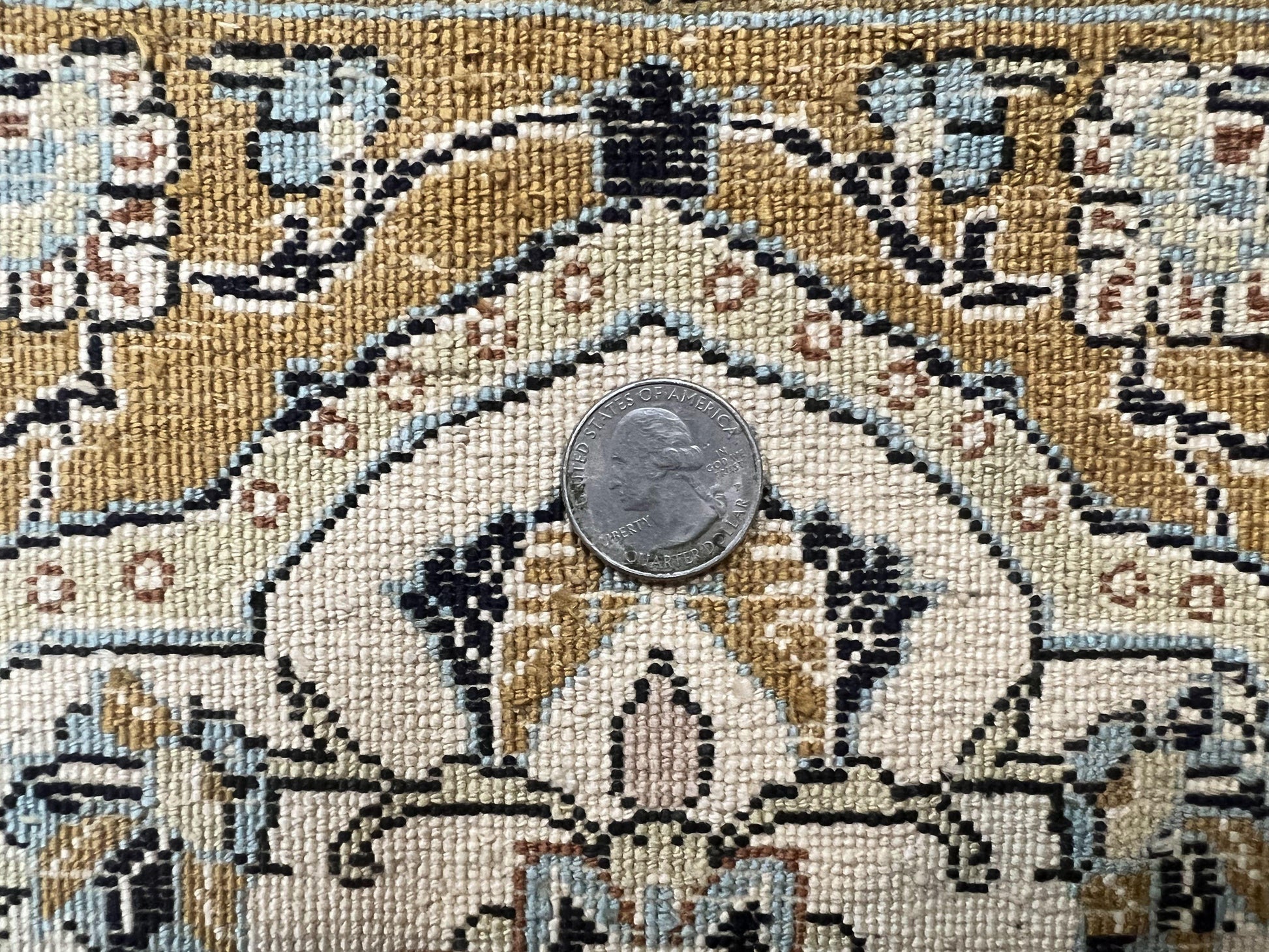 Persian Qum Silk Rug 3.5 x 5.5, Floral Medallion, Very Fine 350 KPSI, Handmade Silk on Silk Rug, Vintage - Nuvé