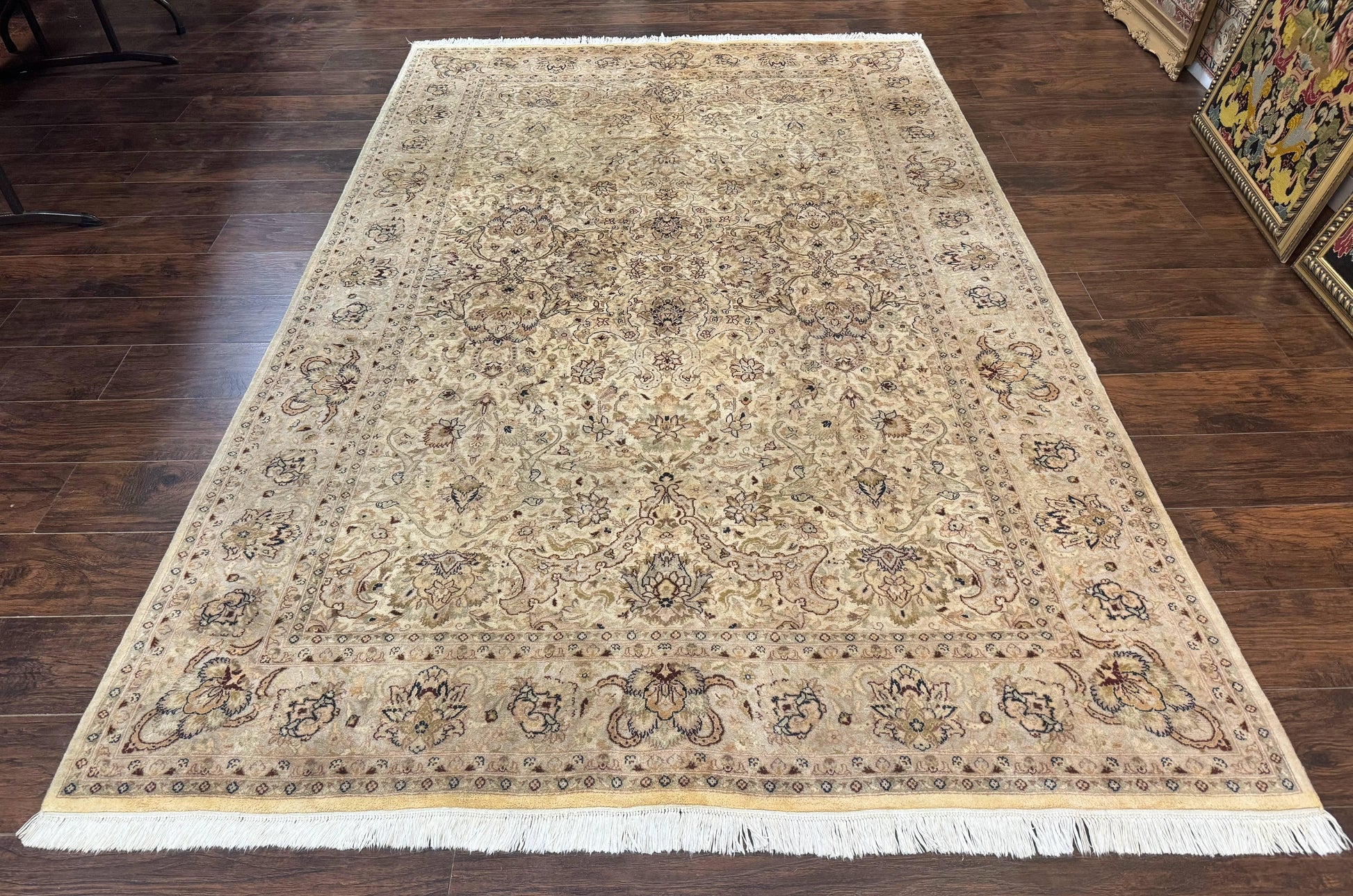 Pak Persian Rug 6x9, Vintage Handmade Wool Carpet, Floral, Beige - Nuvé