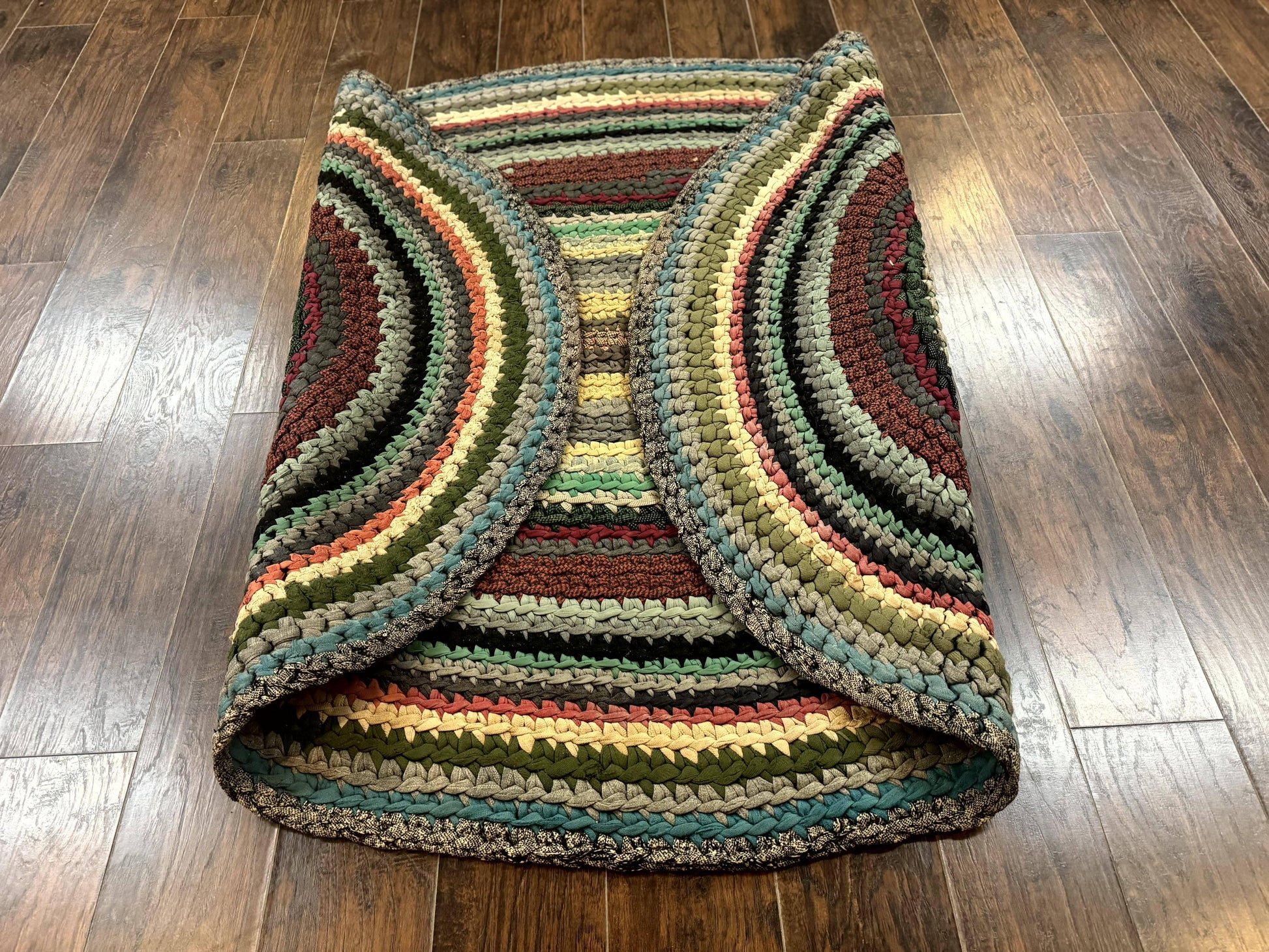 Antique American Braided Rug 5x7, Oval Multicolor Handmade Wool Braided Carpet - Nuvé