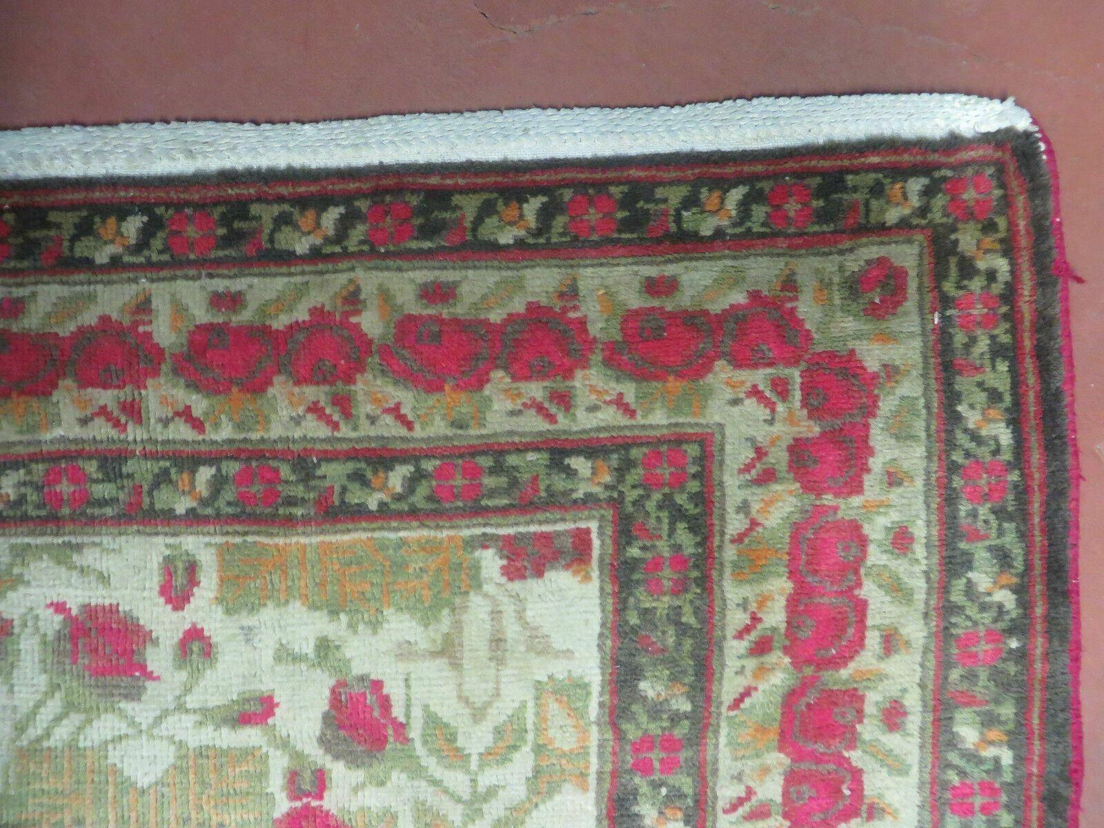 5' X 6' Antique Handmade India Floral Oriental Wool Rug Roses Flowers Traditional Contemporary Design - Nuvé