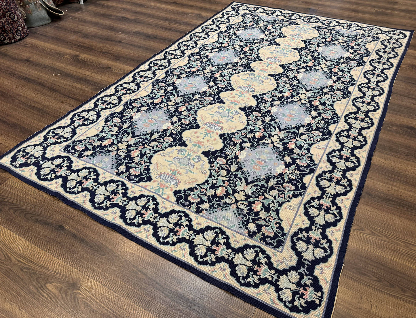 Needlepoint Rug 6x9, Ivory and Navy Blue - Nuvé