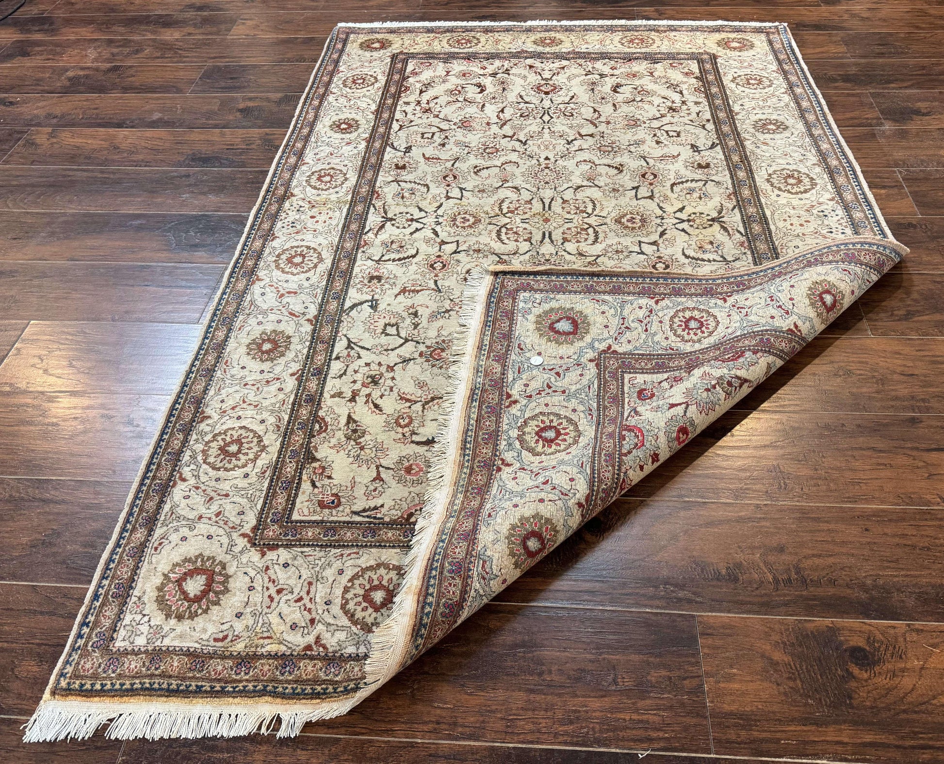 Persian Kashan Rug 5x7, Beige, Fine 250 KPSI - Nuvé