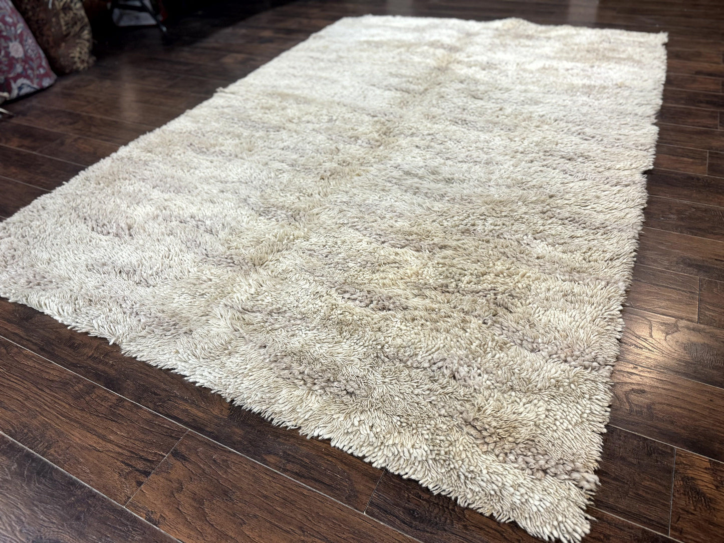 European Rya Shag Rug 6.6 x 9.7, Beige, Fluffy Vintage Area Rug - Nuvé