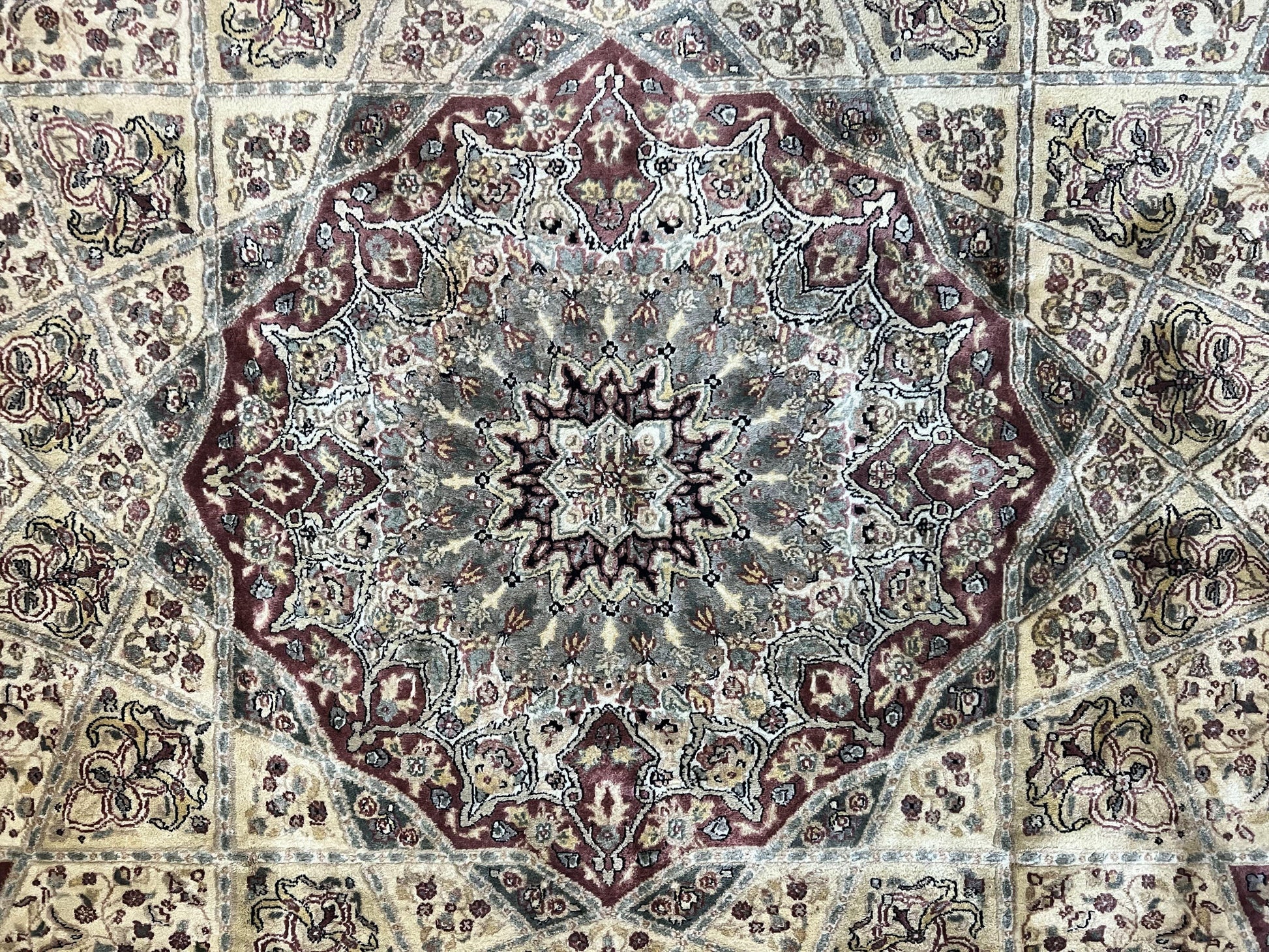 Indo Persian Rug 8x10, Dome Design, 210 KPSI, Handmade Vintage Wool Rug - Nuvé