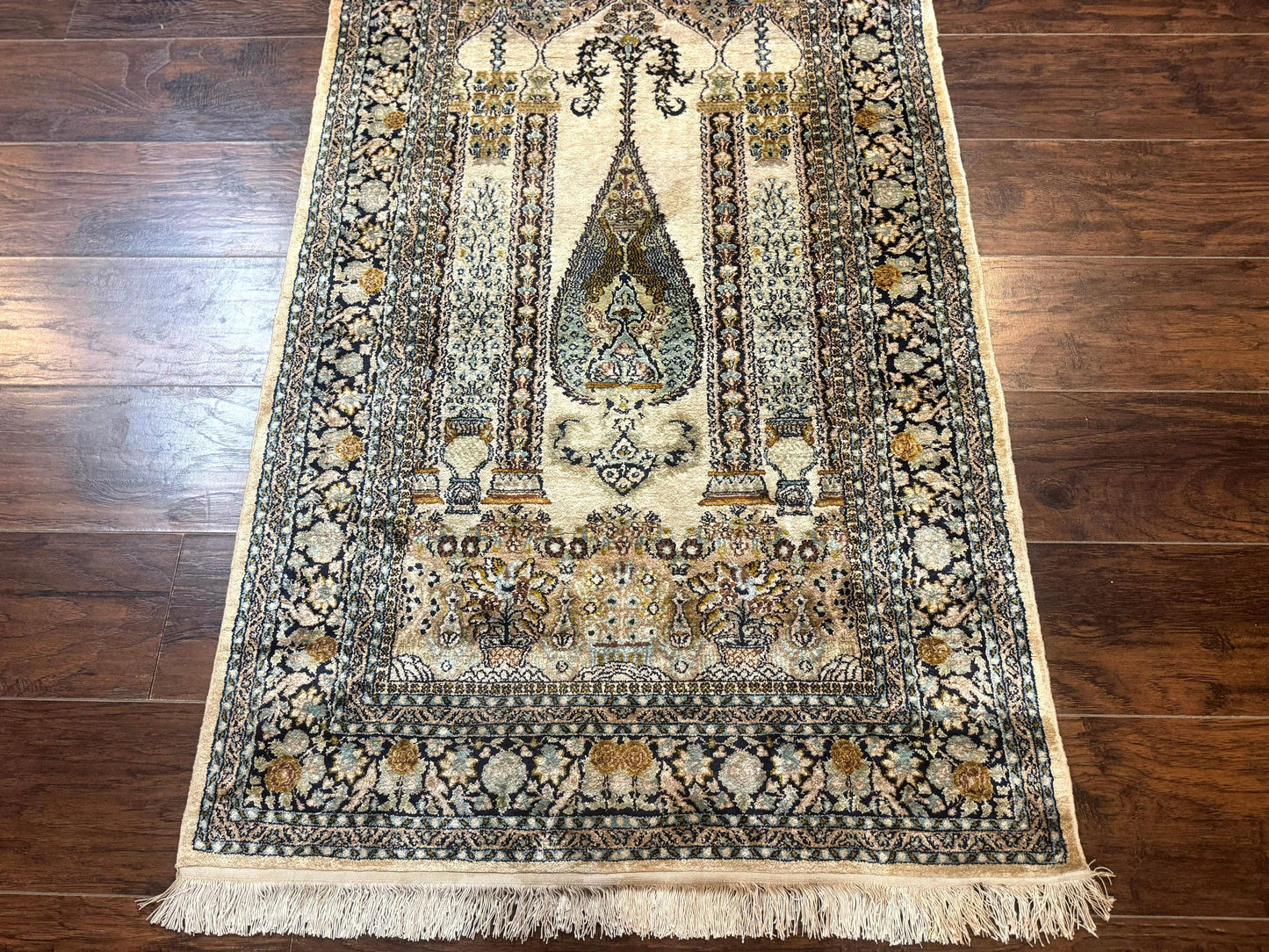 Silk Indian Kashmiri Rug 3x4, Very Fine 400 KPSI, Silk Prayer Rug, Handmade - Nuvé