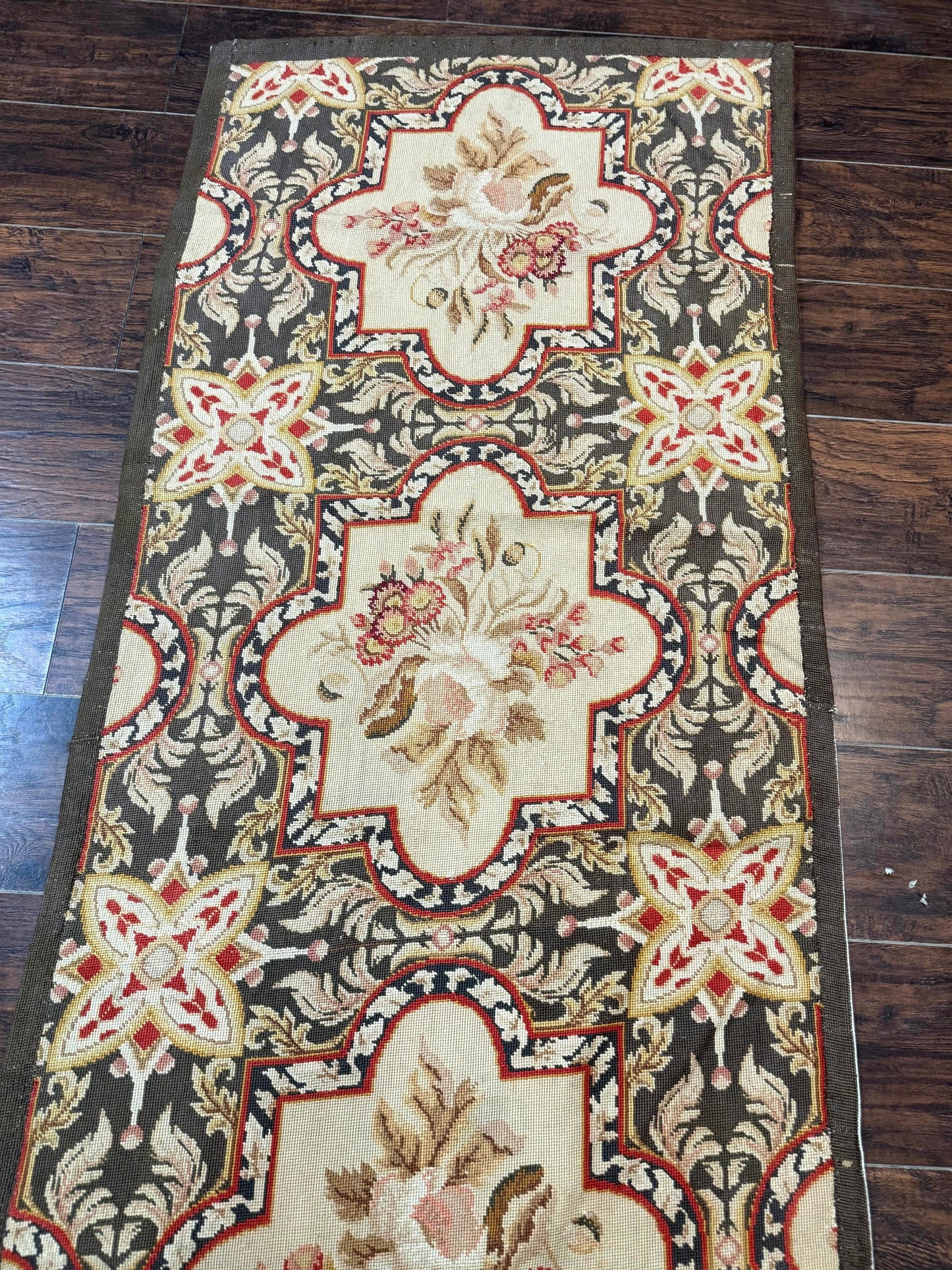 Needlepoint Runner Rug 2.7 x 9.7, European French Design, Wool, Handmade, Vintage - Nuvé