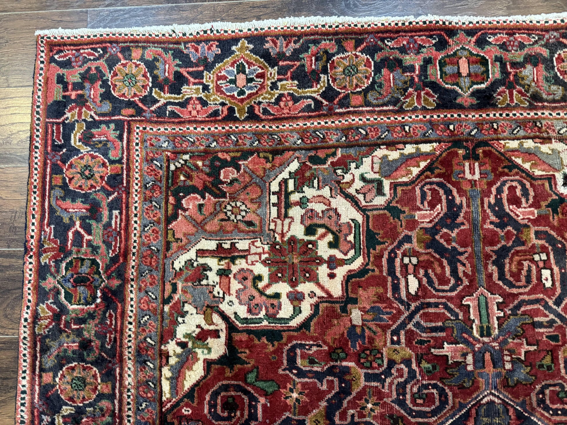 Persian Heriz Rug 6.6 x 9, Geometric Wool Persian Carpet - Nuvé
