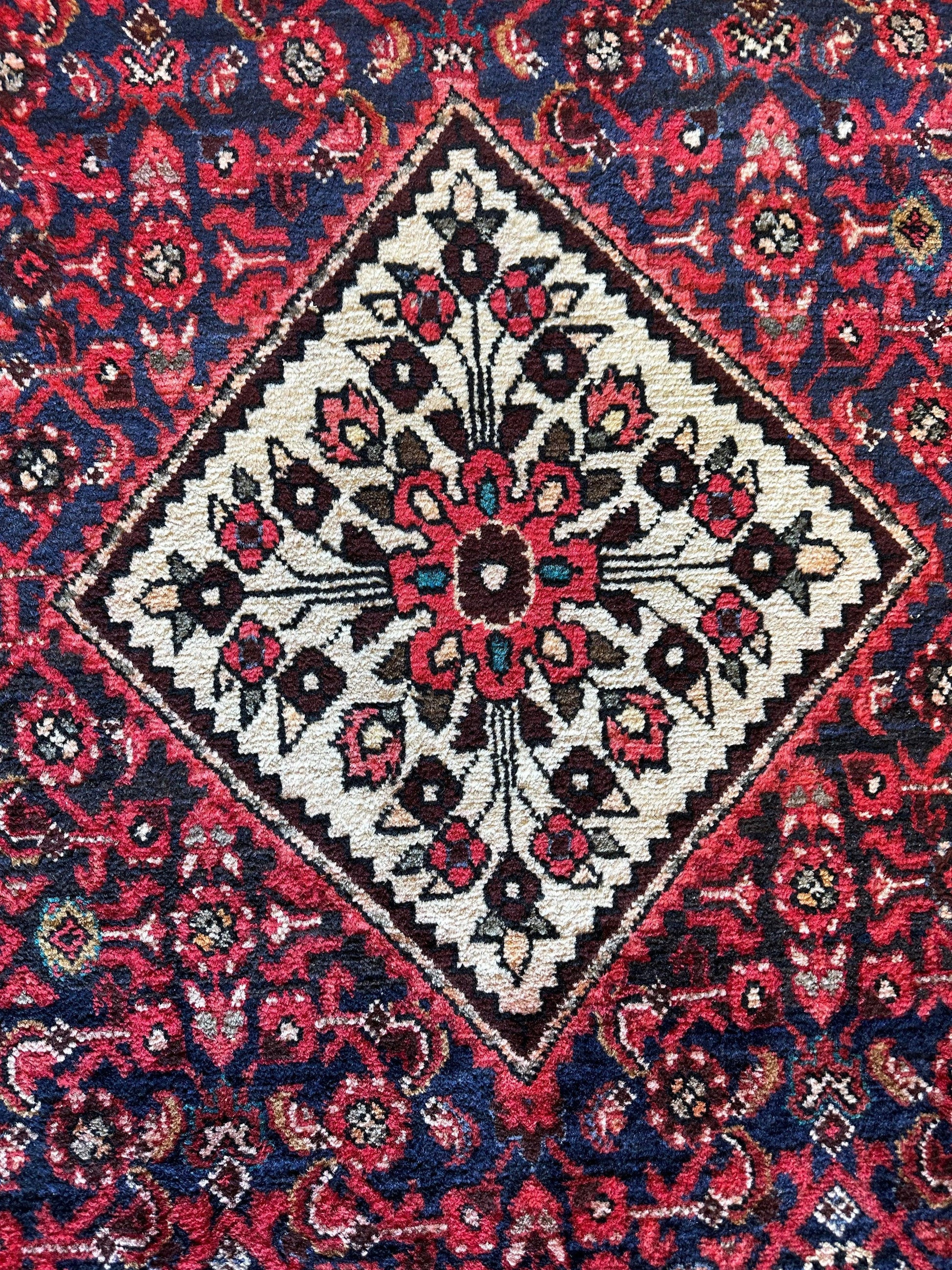 Fine Vintage Zagheh Persian Area Rug 10'4'' x 5'5'' - Nuvé